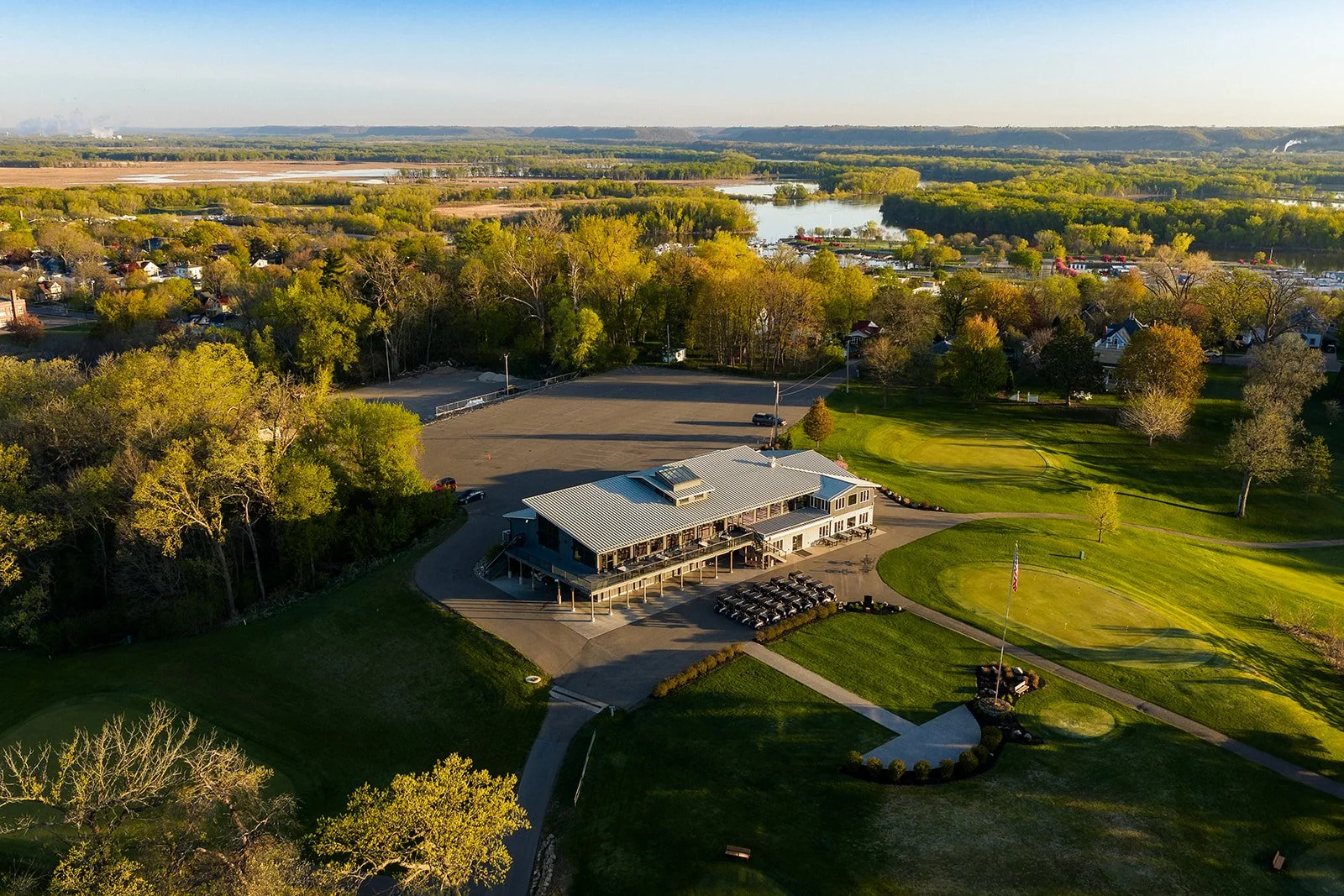 05.01.26_RWGC_AERIAL_CLUBHOUSE_09.jpg