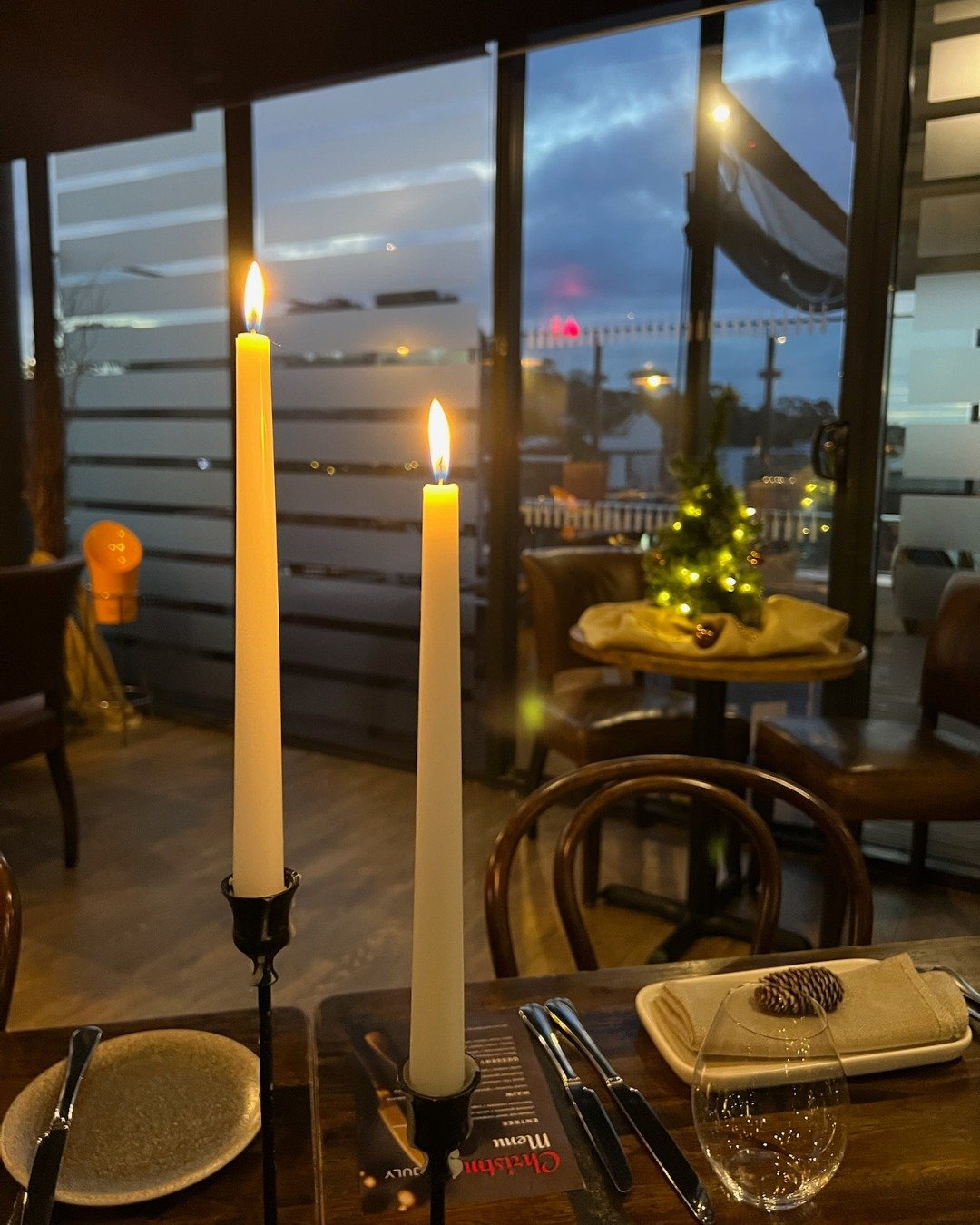 Gather your favourite people and celebrate the magic of Christmas at The Wine Room.
From 3&ndash;20 December, we&rsquo;re serving a seasonal three-course Christmas Set Menu, thoughtfully designed to share and crafted for memorable festive moments.

W