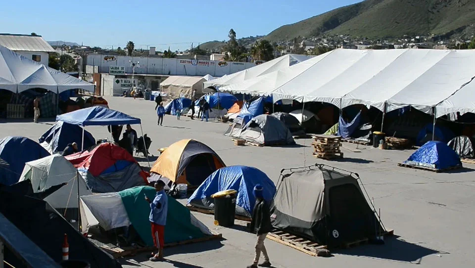 Migrants in limbo strain resources of Mexican border towns