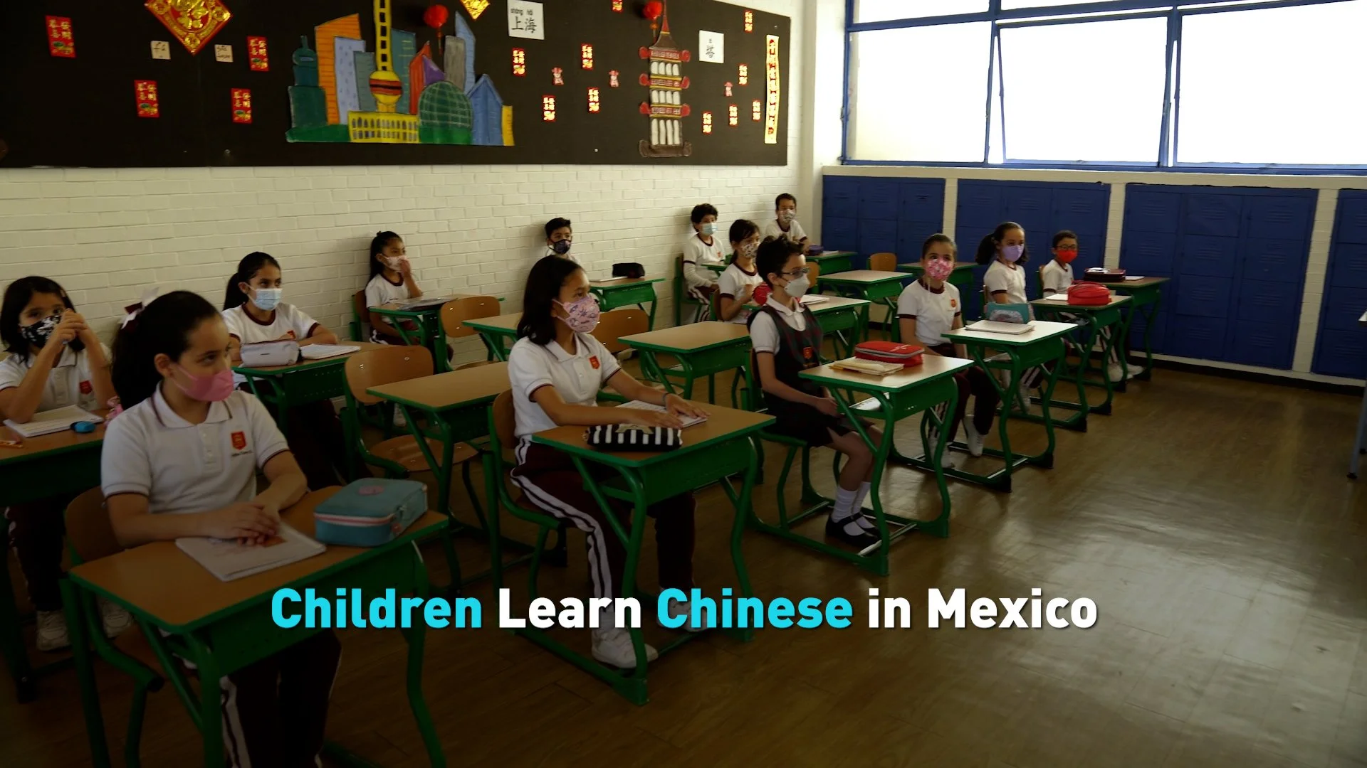 Mexican children learning Chinese