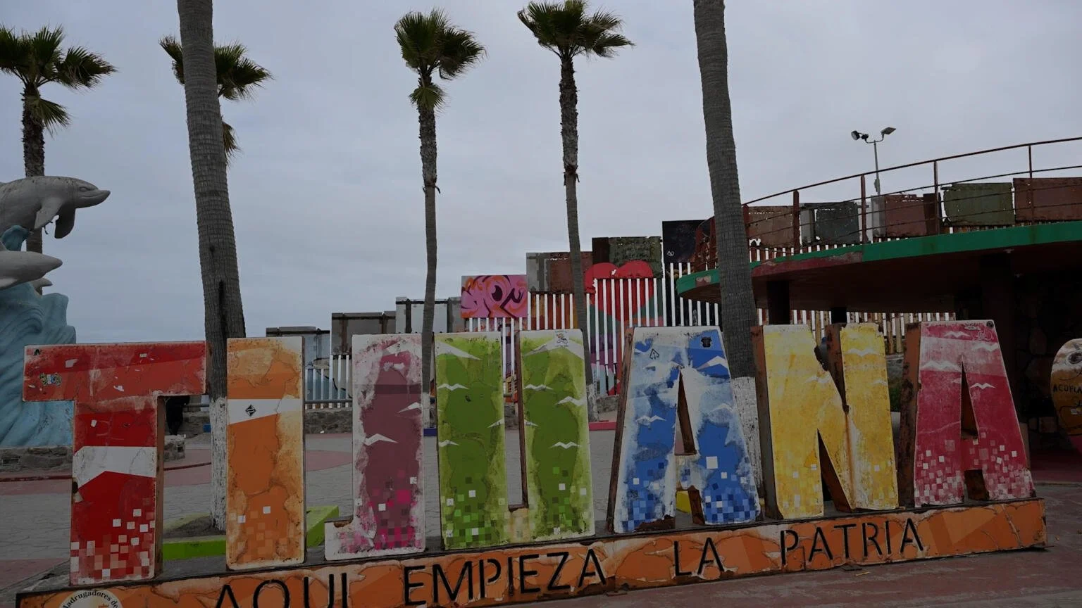 Migrants flock to U.S. border as Title 42 ends