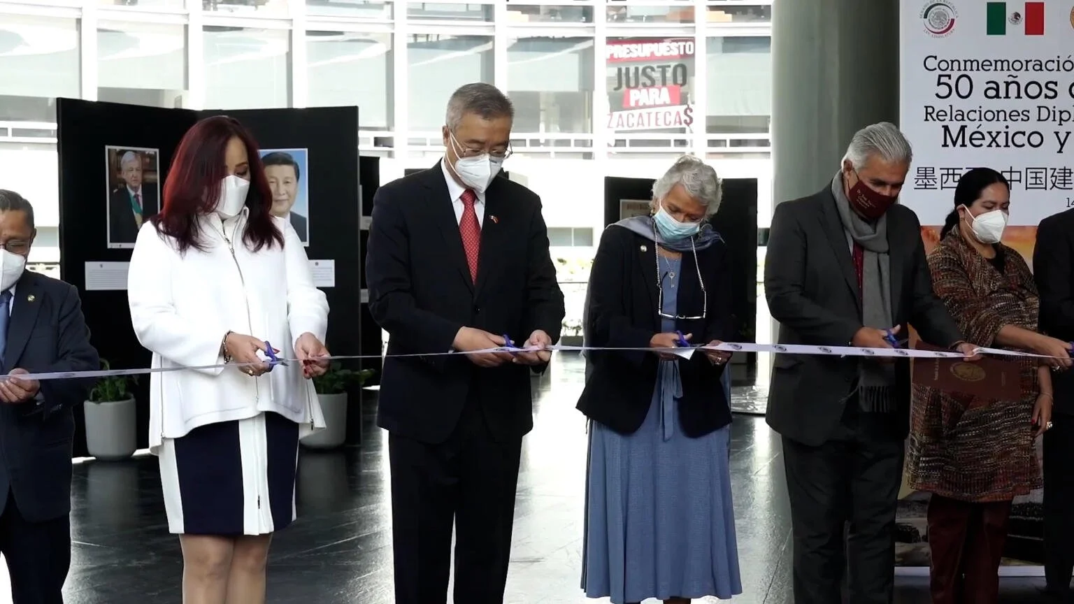 Mexico federal congressman talks to Alasdair