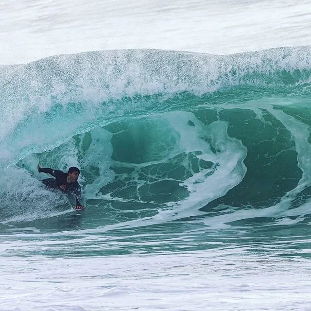 Yew! Slab City! Have you been? If not ask @p.khod what it was like , he knows all about it 👊👊👊
📸By local legend @davidmolloyphotography .
#bodysurfing #slab #beachbreak #dafinkicks #dafin #wawbadfish #bodysurf #barreltime #shoredump #offshore #so