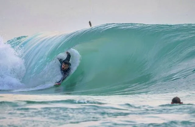 Freshwater Bodysurfing! SURE it's weird but DAMN it's FUN. @urbnsurf is back up an running so if it you're able to, get out there and clock up some barrel time for the rest of us. 
And don't forget to swing by their onsite surf store and get yourself a BadFish 🤙🤙🤙🤙
📸By @newlightvisuals
.
#bodysurfing #freshwater #urbnsurf #artificialwave #barreltime #wawbadfish #handsurf #handplane #bodybash #whomp #recycledplastic #recycledoceanplastic #morewaveslessplastic
