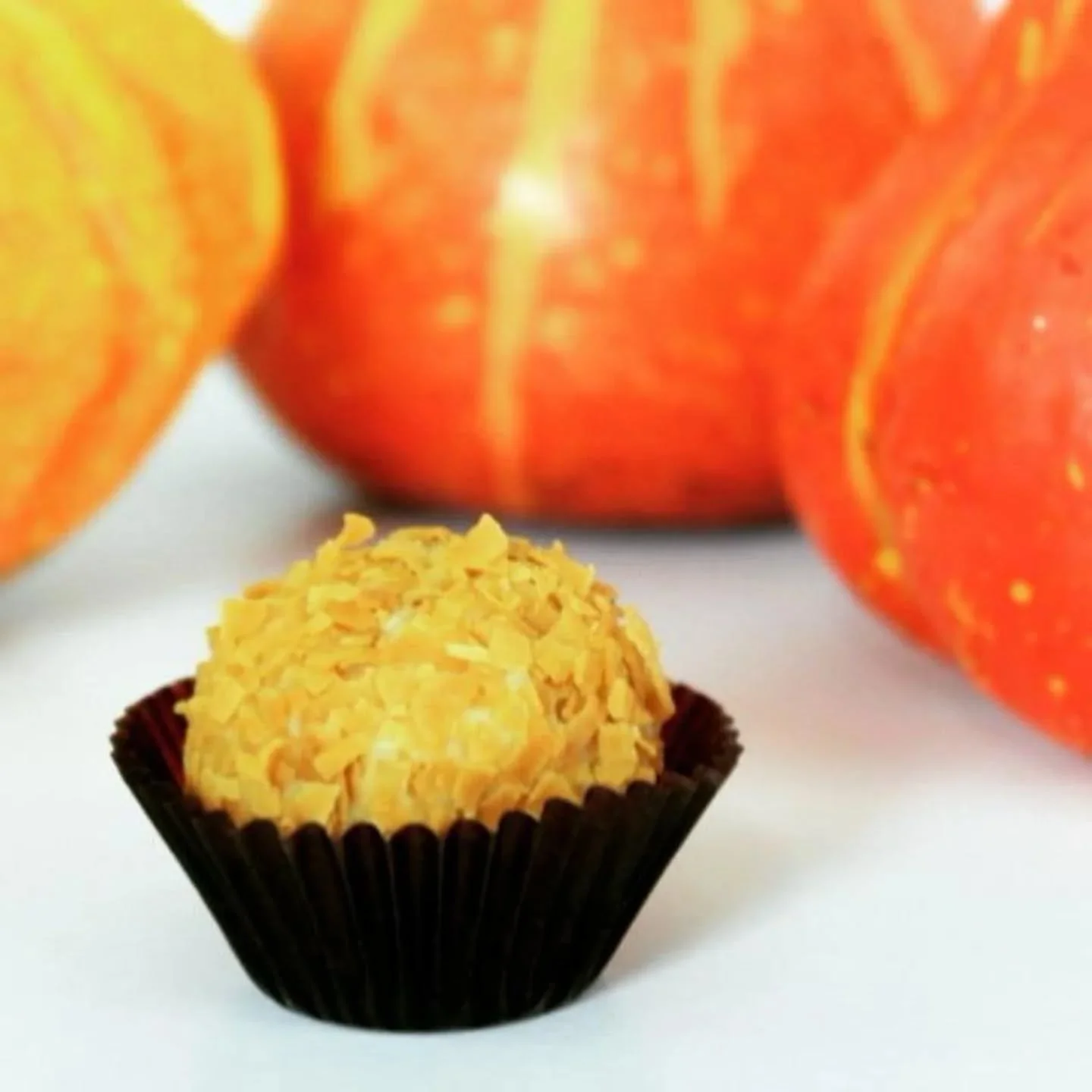 Embracing the Fall season, one Pumpkin Spice Brigadeiro at a time! 🍂🍫

#pumpkinspiceseason #leatelierdubrigadeiro #brigadeiro #braziliansweets #fallweddings #sweettooth #fallvibes #brigadeirogourmet