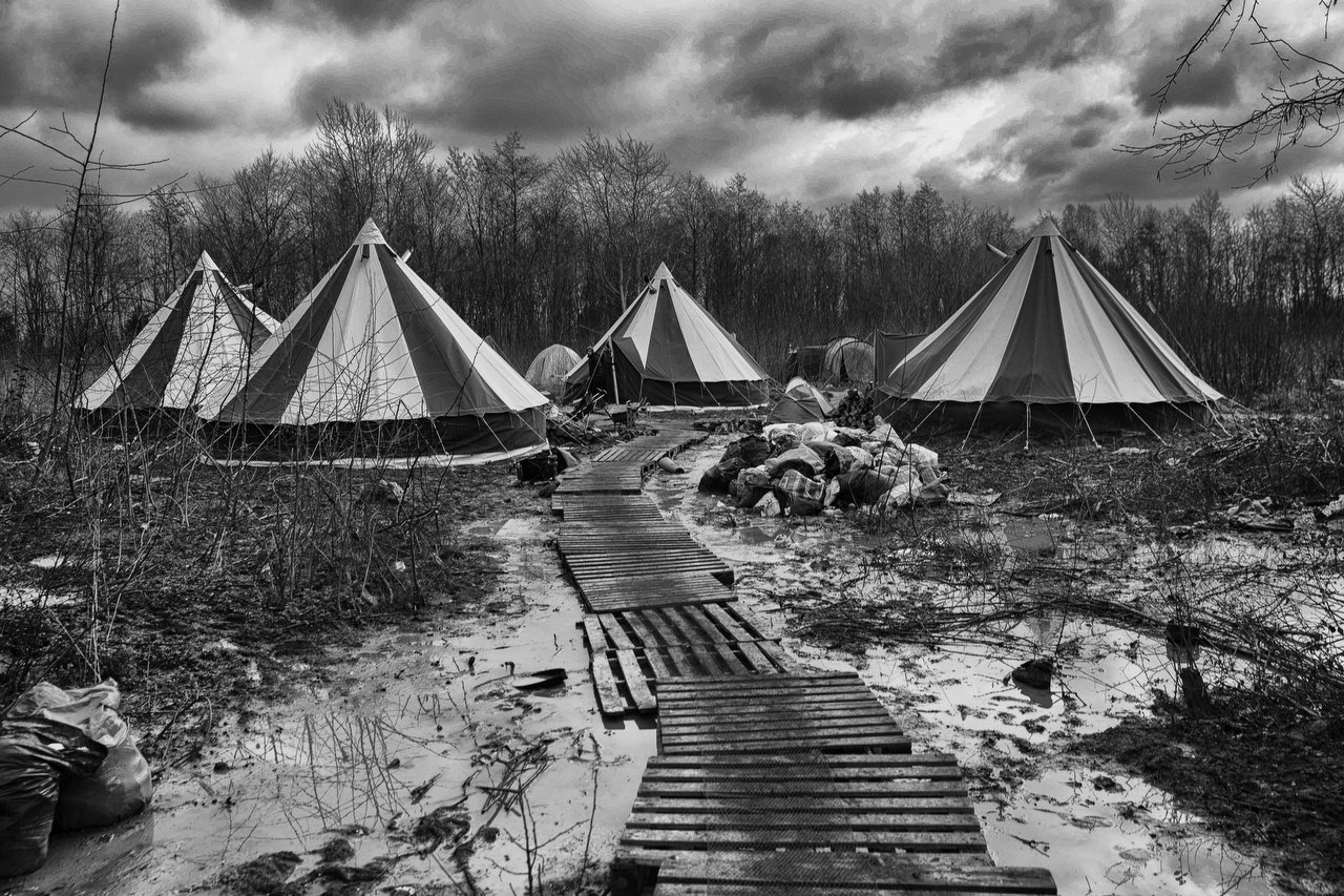  Family camp tents for families at the refugee makeshift camp of Grande-Synthe, Dunkirque, France, January 15, 2016. Photo Delmi Alvarez. 