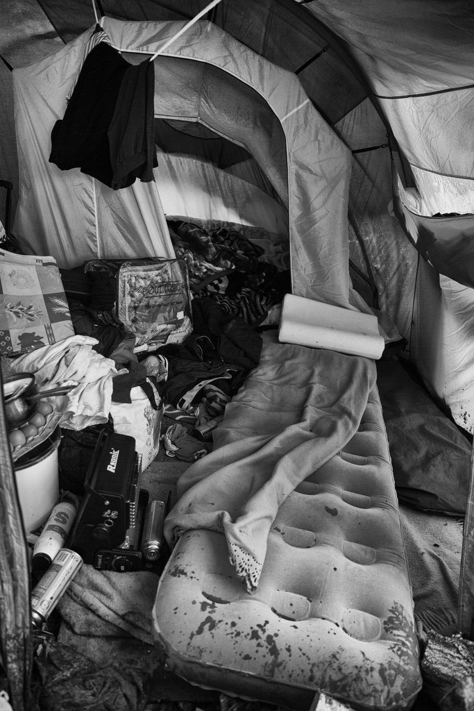  Interior of a tent of a kurdish family with a air mattress at the refugee camp of Grande-Synthe, Dunkirki, France, January 8, 2016. Photo Delmi Alvarez. 