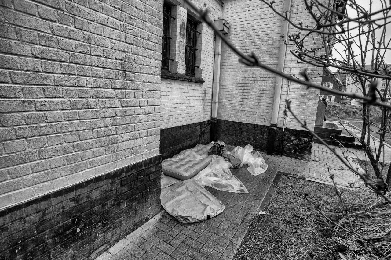  A matress used by transmigrations to spend the night outside the church in Zeebrugge, Belgium, February 9, 2016. Credit Photo Delmi Alvarez. 