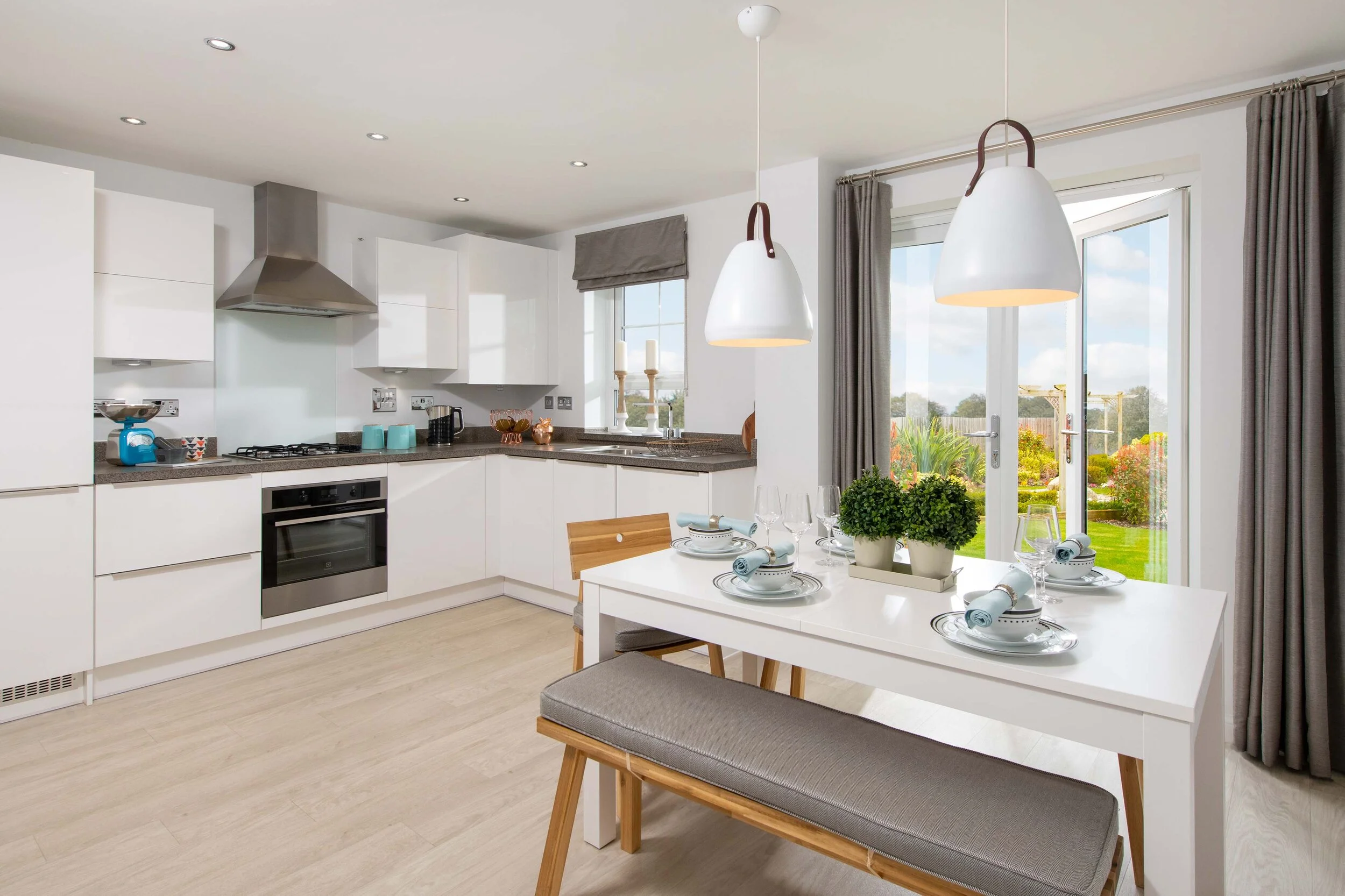  internal commercial photography of a new build house kitchen and dining room https://www.procterimages.co.uk/ 