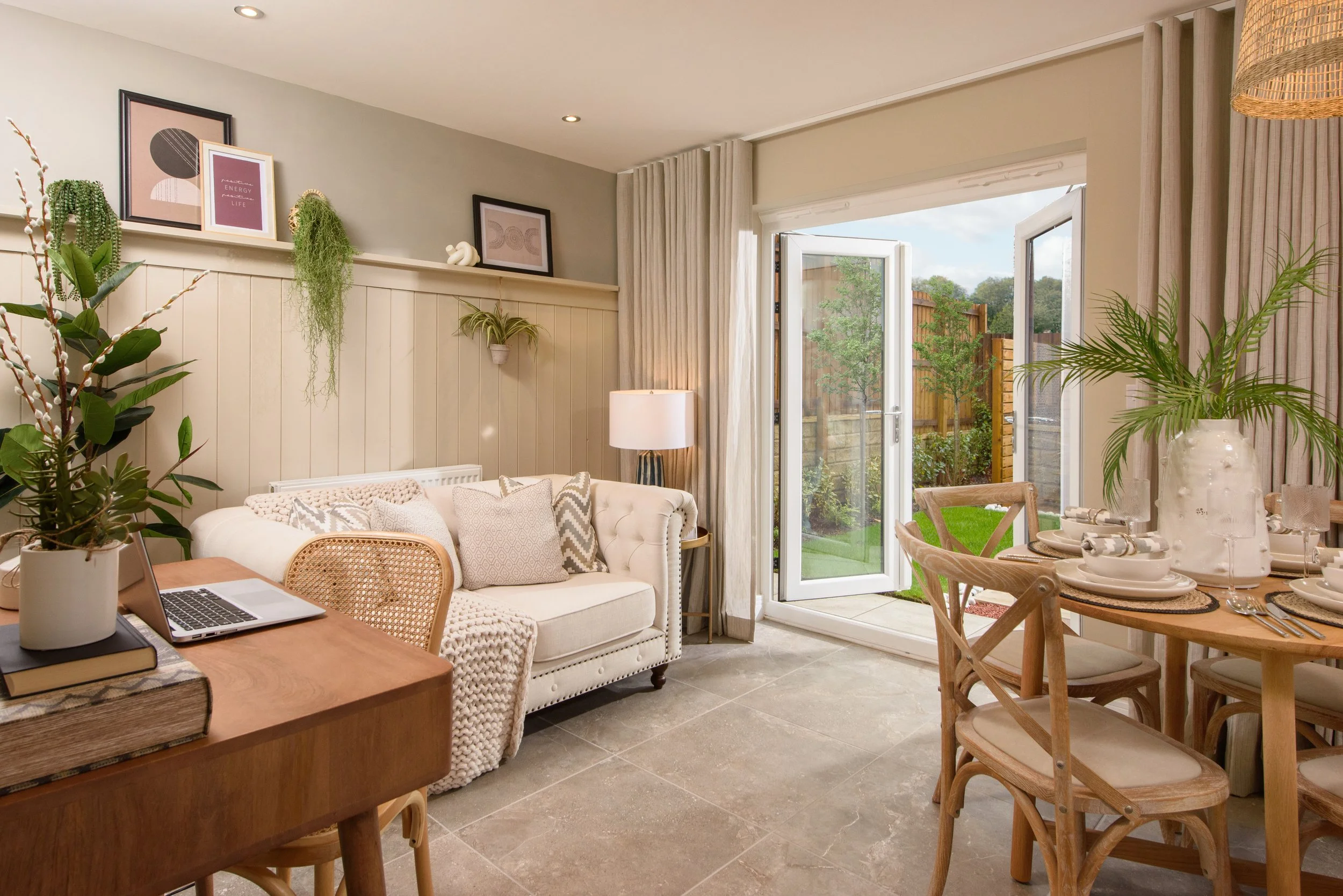 004 BellwayYorkshire_MillstonePark_SH1_Rooms_Website.jpg