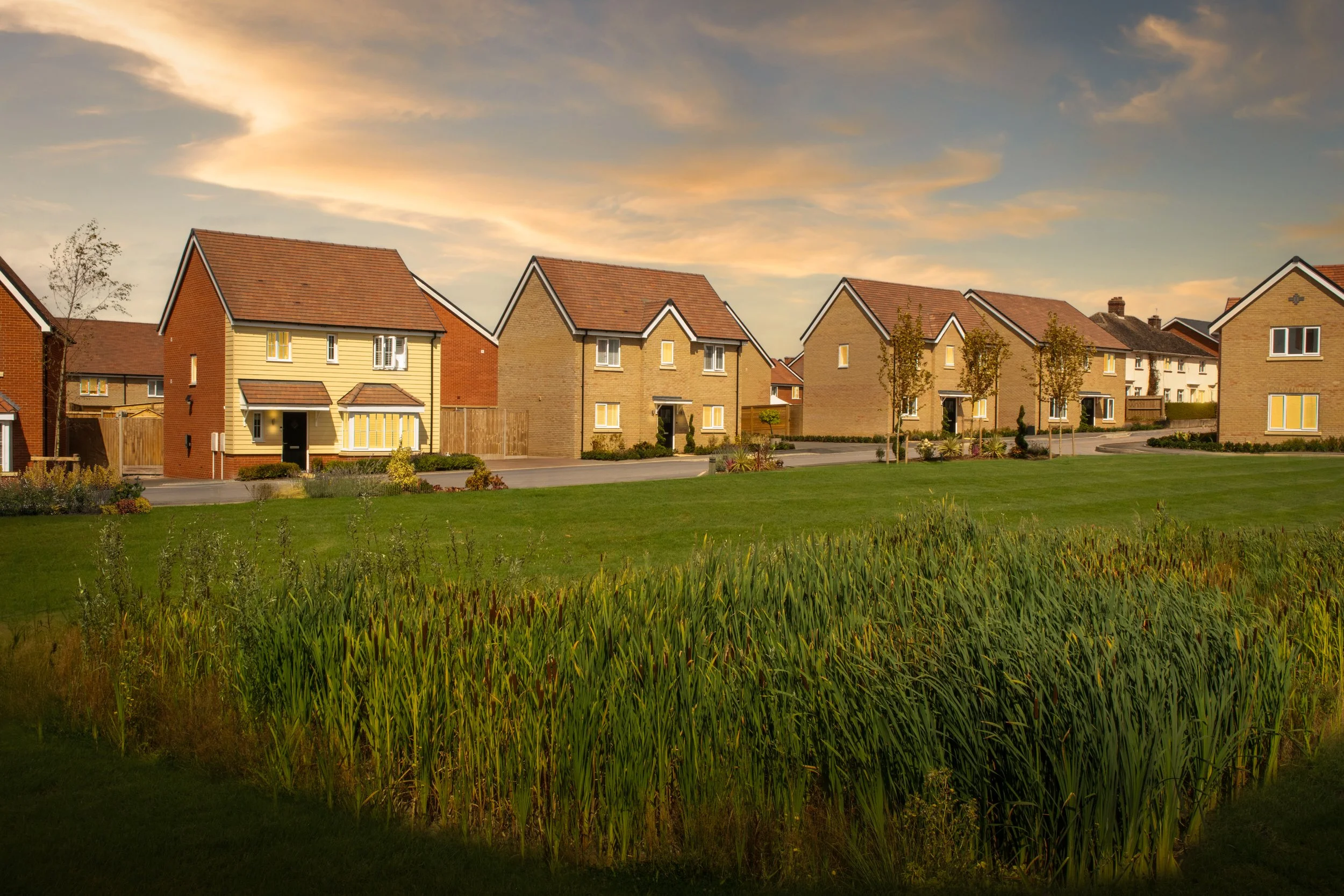 005 BellwayEssex_Hatfield Grove_External_DSC_1607_Dusk_Website.jpg