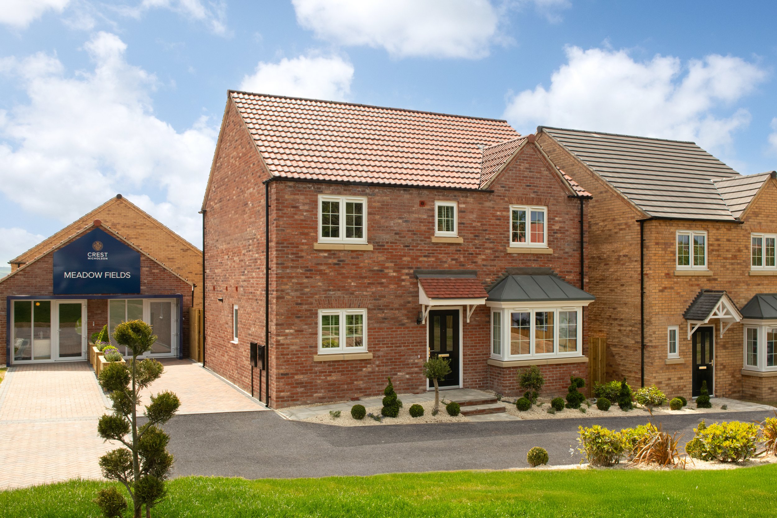002 CrestNicholson_MeadowFields_Externals.jpg