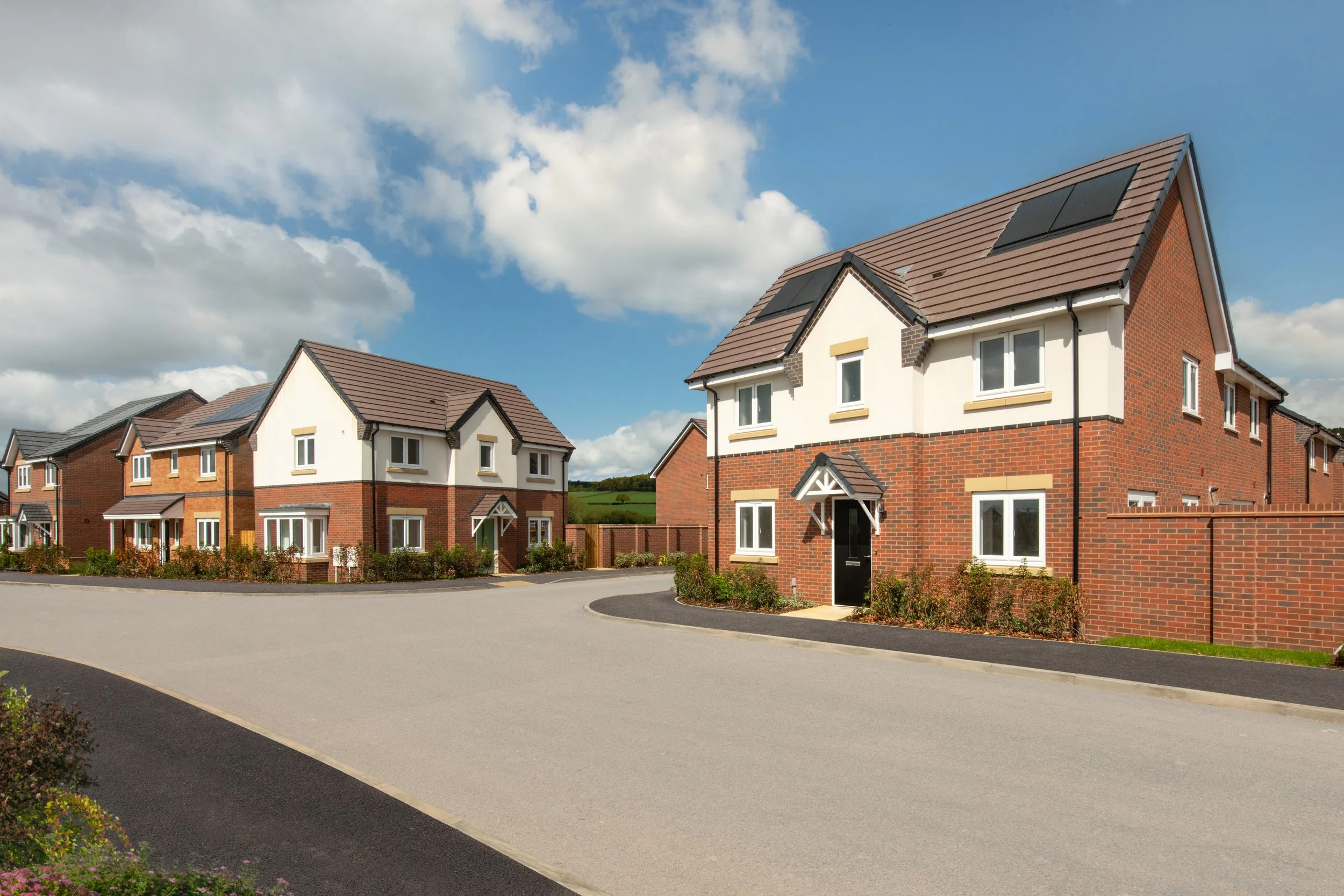 004 CrestNicholson_BranstonLocks_External_Website.jpg