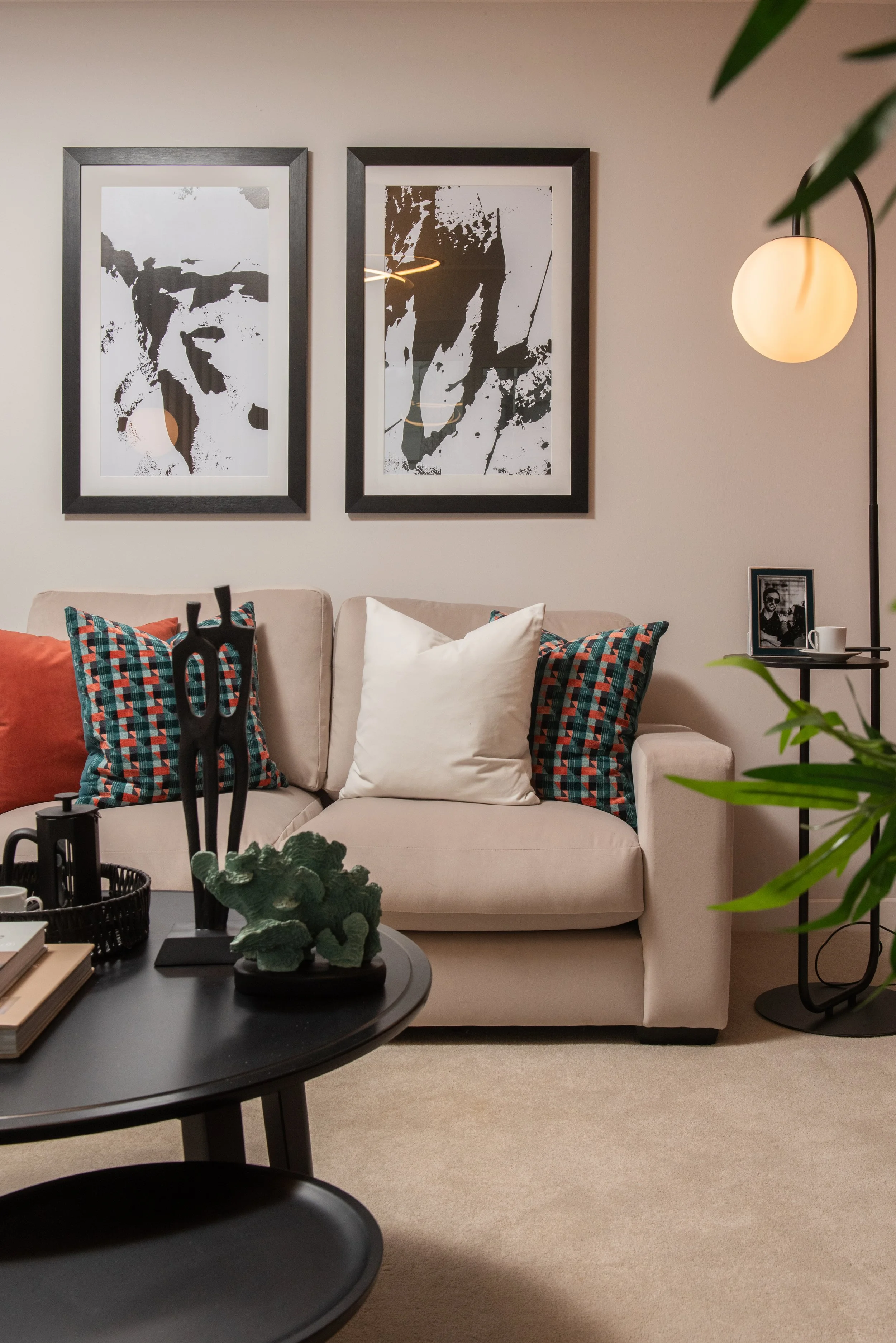 002 PersimmonTeeside_HarebellMeadows_Whiteleaf_Detail.jpg