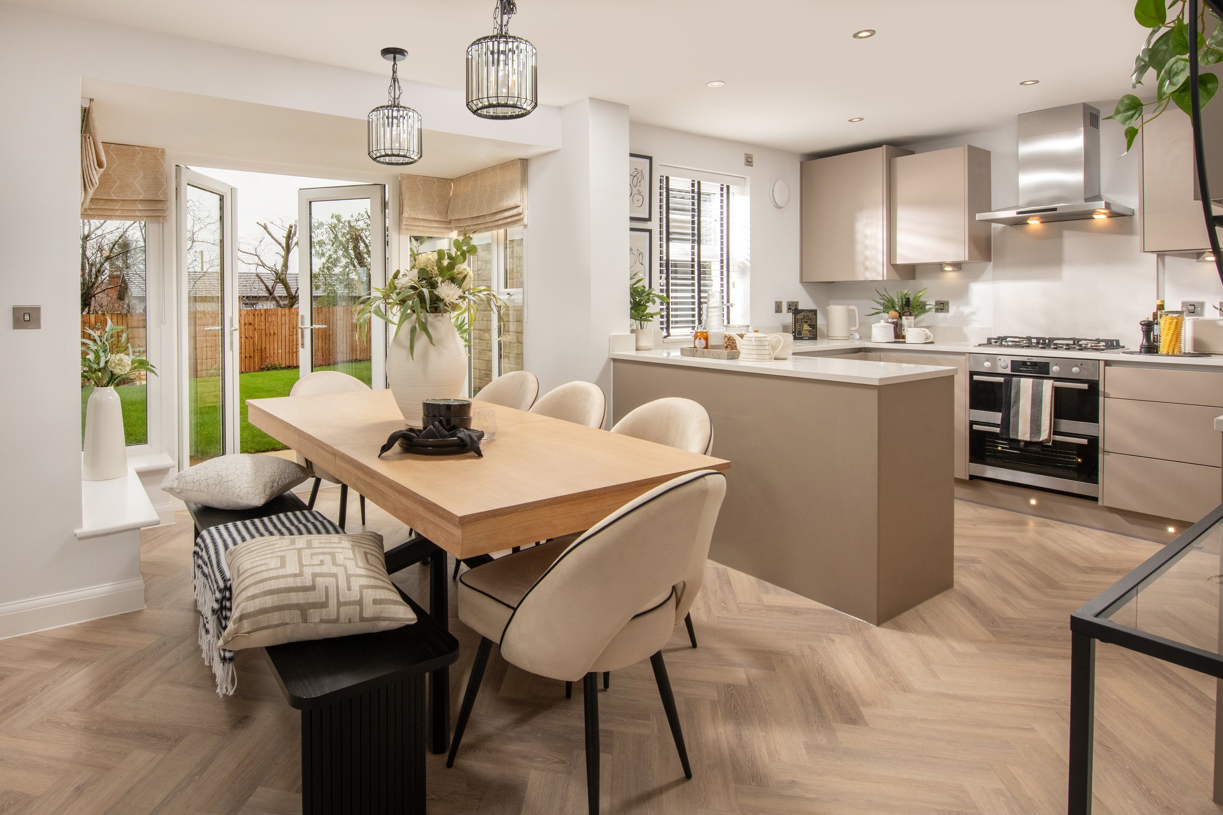 004 BYW_HollinsParkView_Sheffield_Hertford_4bed.jpg