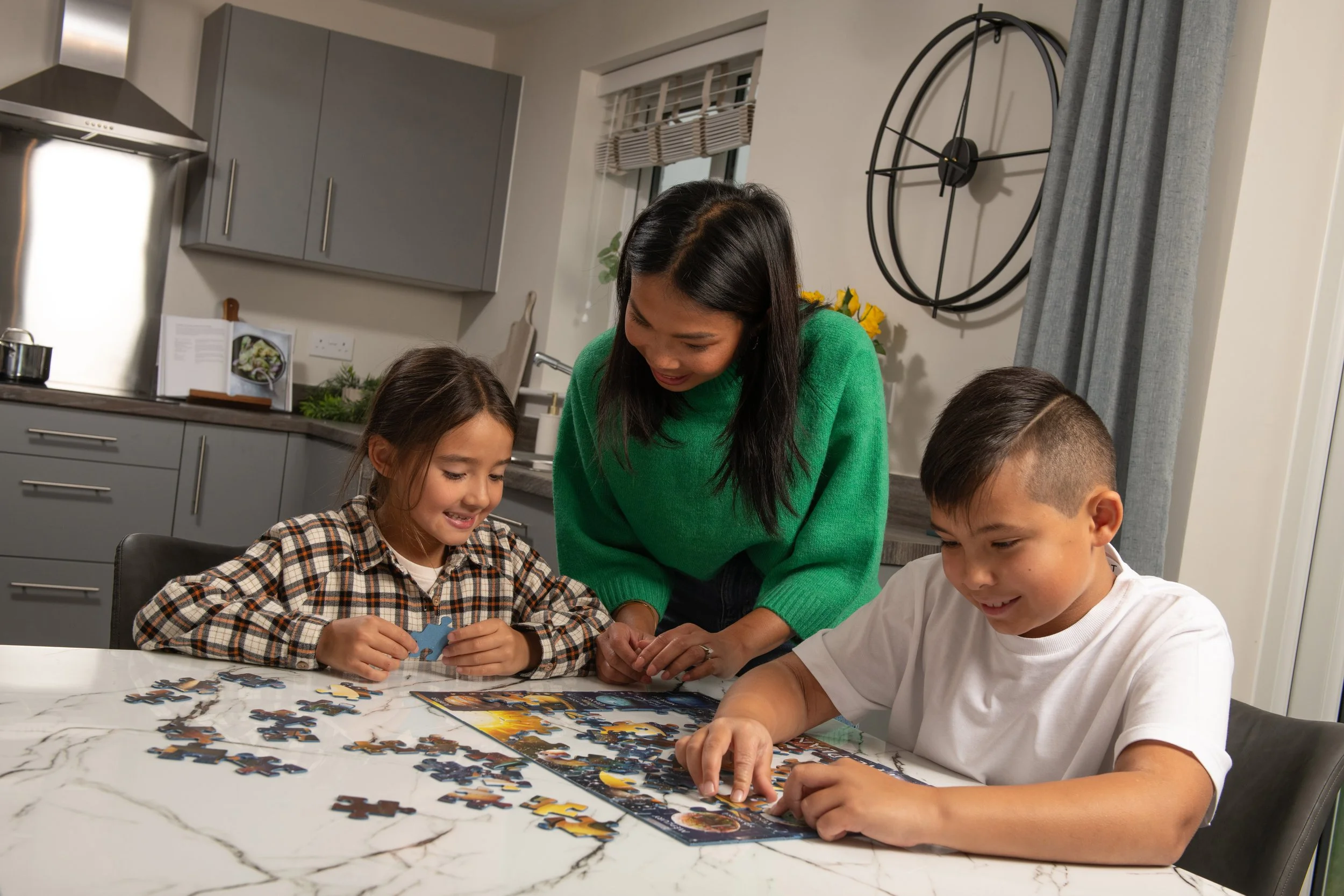 053 Avant_EarlsPark_Lifestyle_Web.jpg