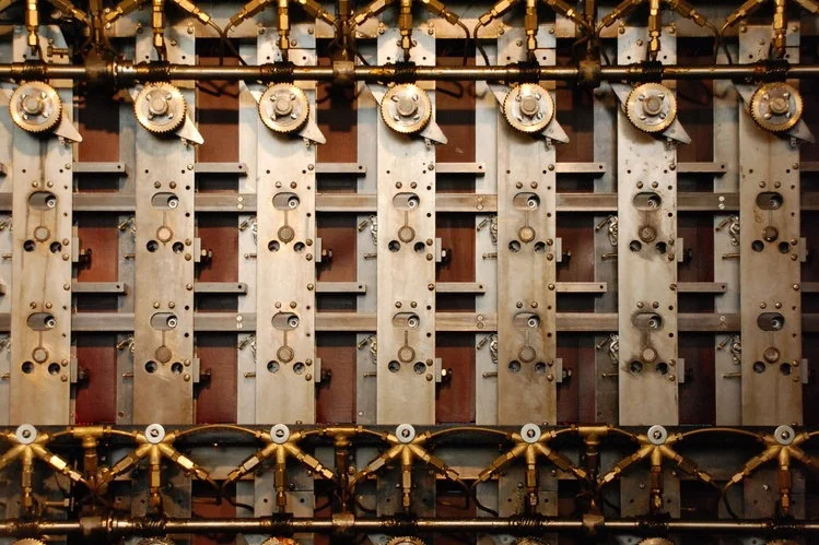 The Bombe, máquina eletromecânica usada na criptoanálise durante a Segunda Guerra Mundial