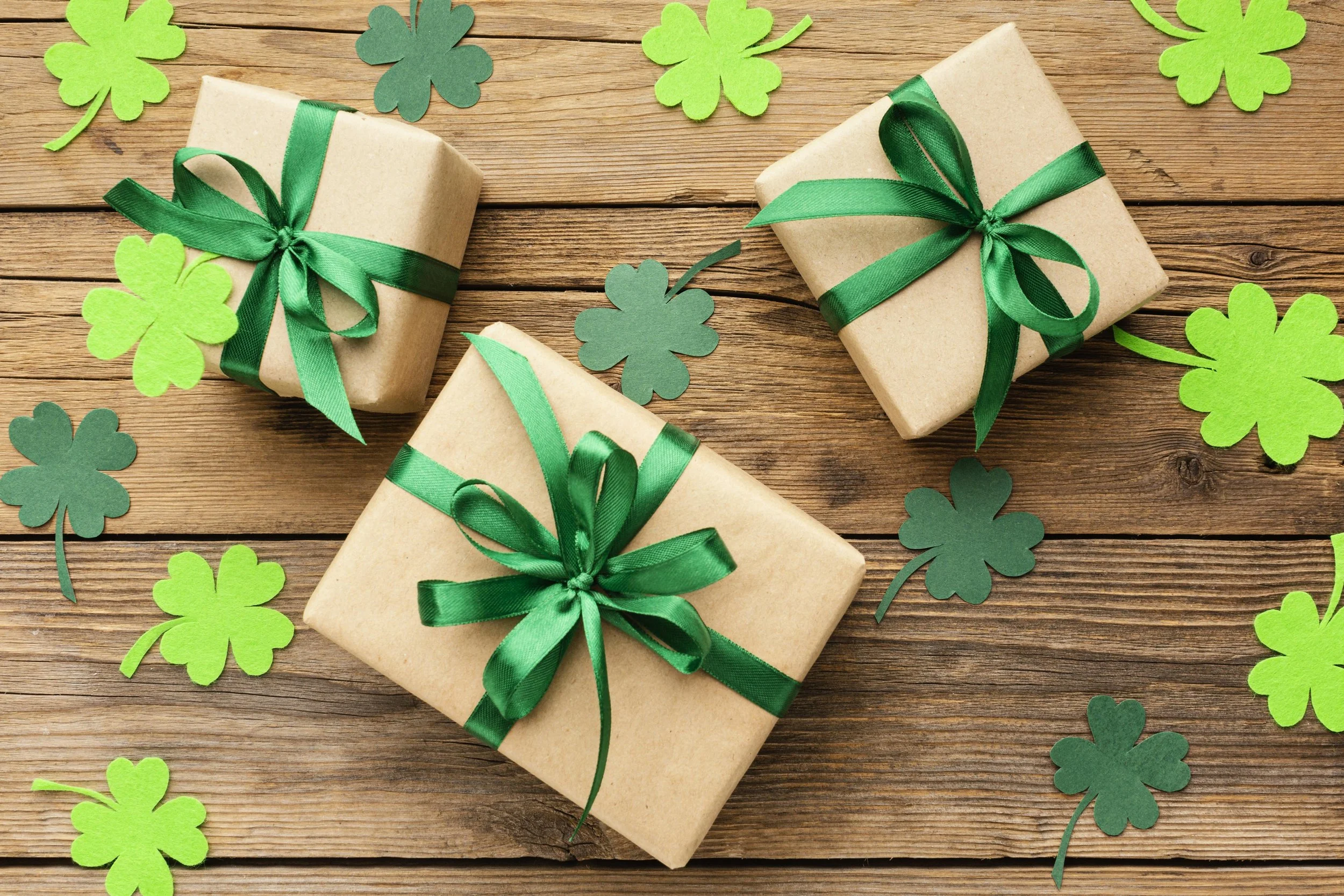 top-view-presents-clovers-arrangement.jpg