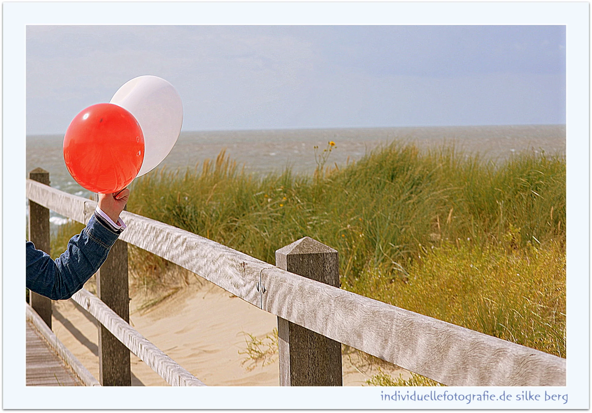 Fotografien, Nordsee, Meer, Familienfotografien, Portraits, Luftballons, Mädchen, Silke Berg, Fotografin