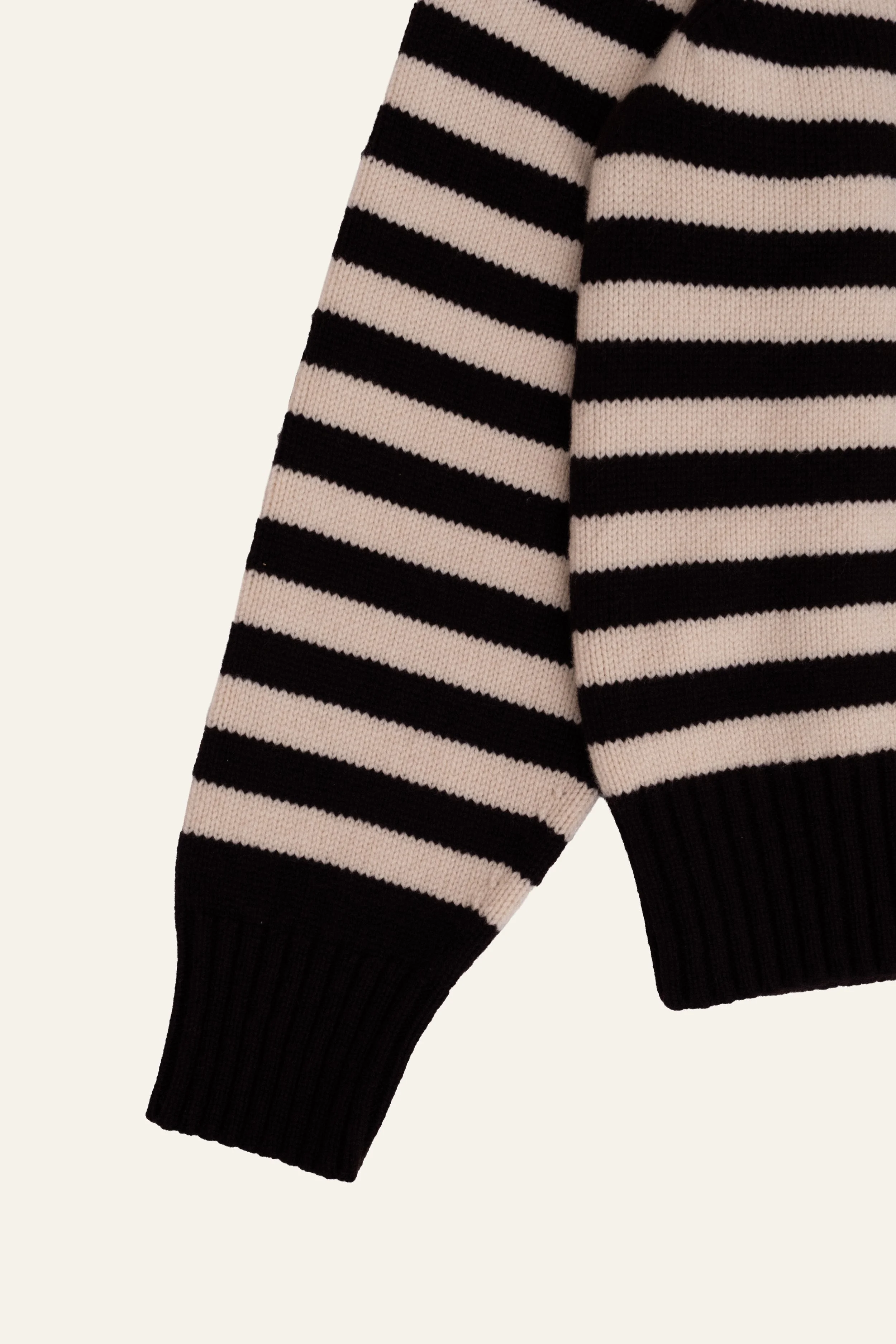 Straw-London-Brown-Detail-2.jpg