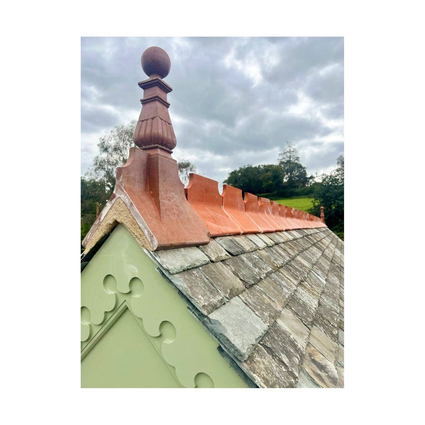 M O H I L L - L O D G E
P R O G R E S S
1 of 2

At Mohill Lodge the original highly decorative terracotta finials and ridge tiles have been restored and are back in place!

The terracotta-red looks fantastic combined with the sea-green slates and sof