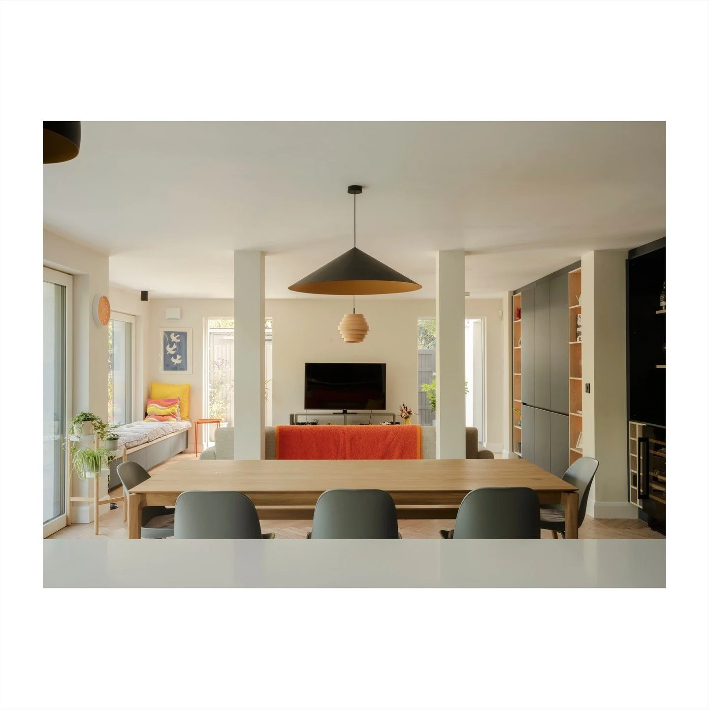 .
D U N D R U M - C O M P L E T I O N
5 of 5

We are delighted to revisit this newly completed renovation and extension in Dundrum area.

This blended Kitchen Dining &amp; Living area opens up beautifully across the back of the house and faces into t