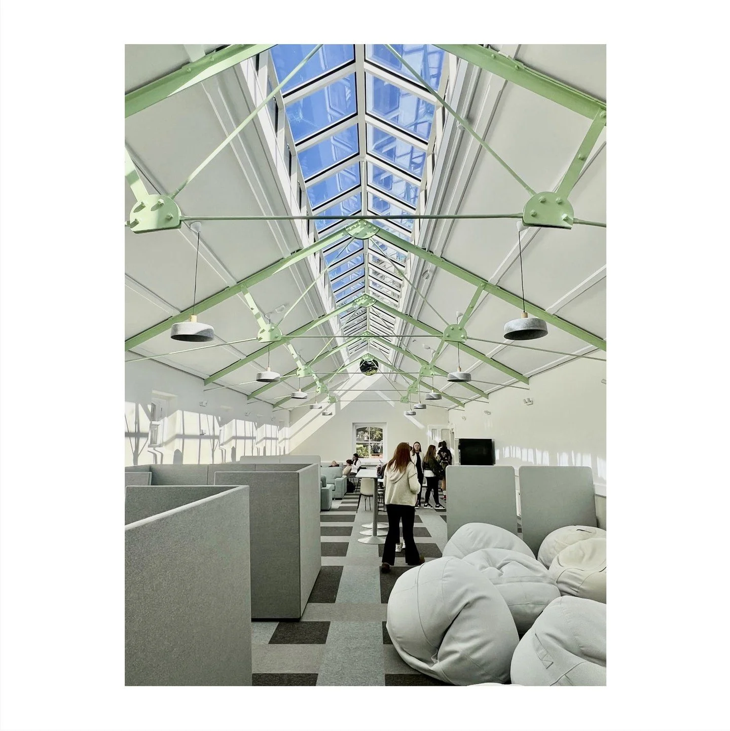 .
M A R I N O - I N S T I T U T E 
S T U D E N T - S O C I A L - C E N T R E
H A N D O V E R

We were delighted to work with Marino Institute of Education on this new student social hub which has just opened.

Construction took place with a tight sch