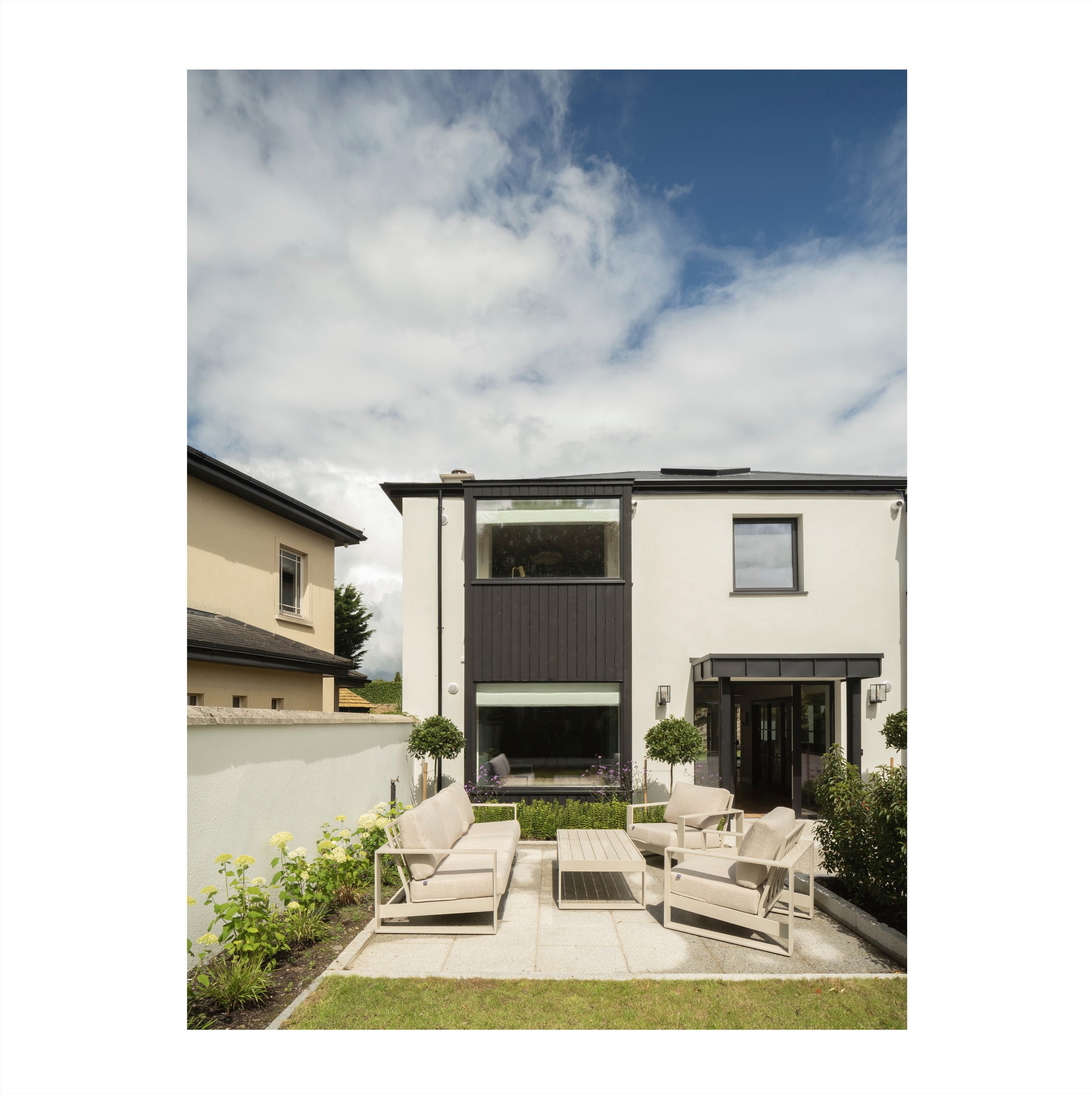 M A L A H I D E - C O M P L E T I O N
1 of 4

We are delighted to revisit this newly completed renovation and extension in Malahide.

This substantial late-20th-century family home was extended across two floors, with the existing layouts reconfigure