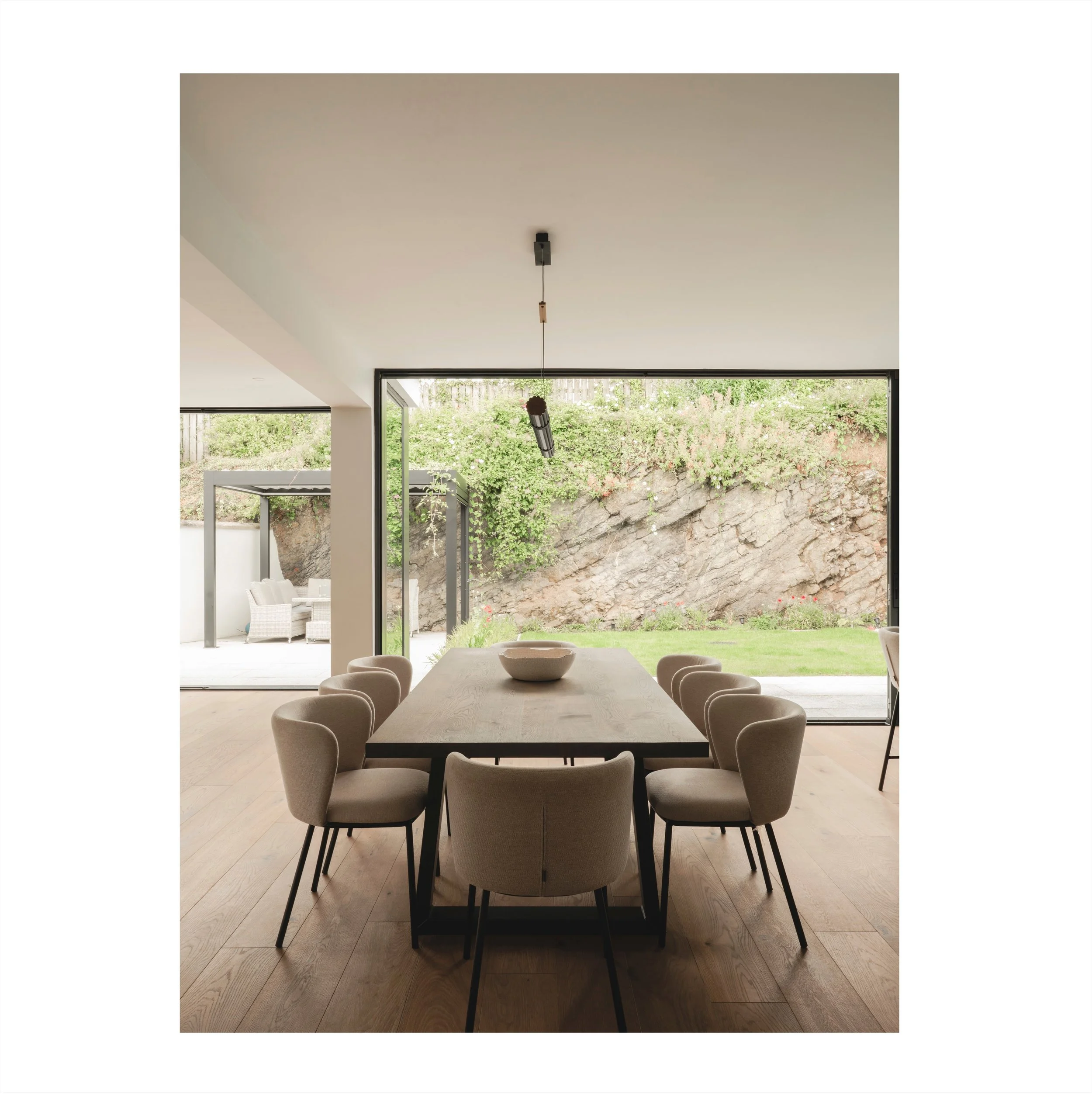 M A L A H I D E - C O M P L E T I O N
3 of 4

We are delighted to revisit this newly completed renovation and extension in Malahide.

This substantial late-20th-century family home was extended across two floors, with the existing layouts reconfigure