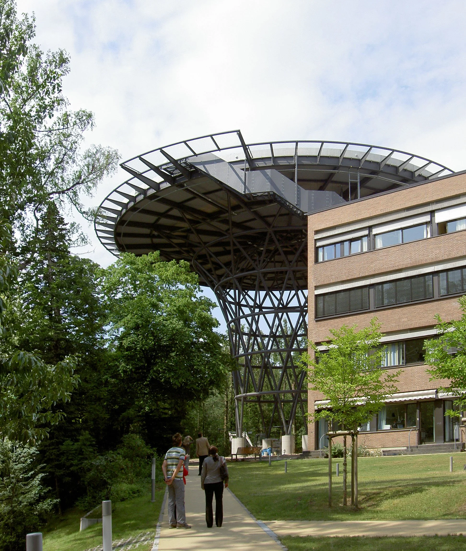 Hubschrauberlandeplatz an Krankenhaus, Stahlbau