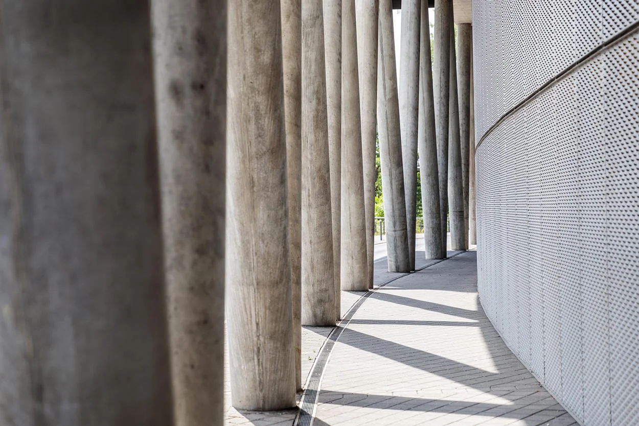 Frankfurt Rotfeder-Ring, Außenaufnahme Erdgeschoss