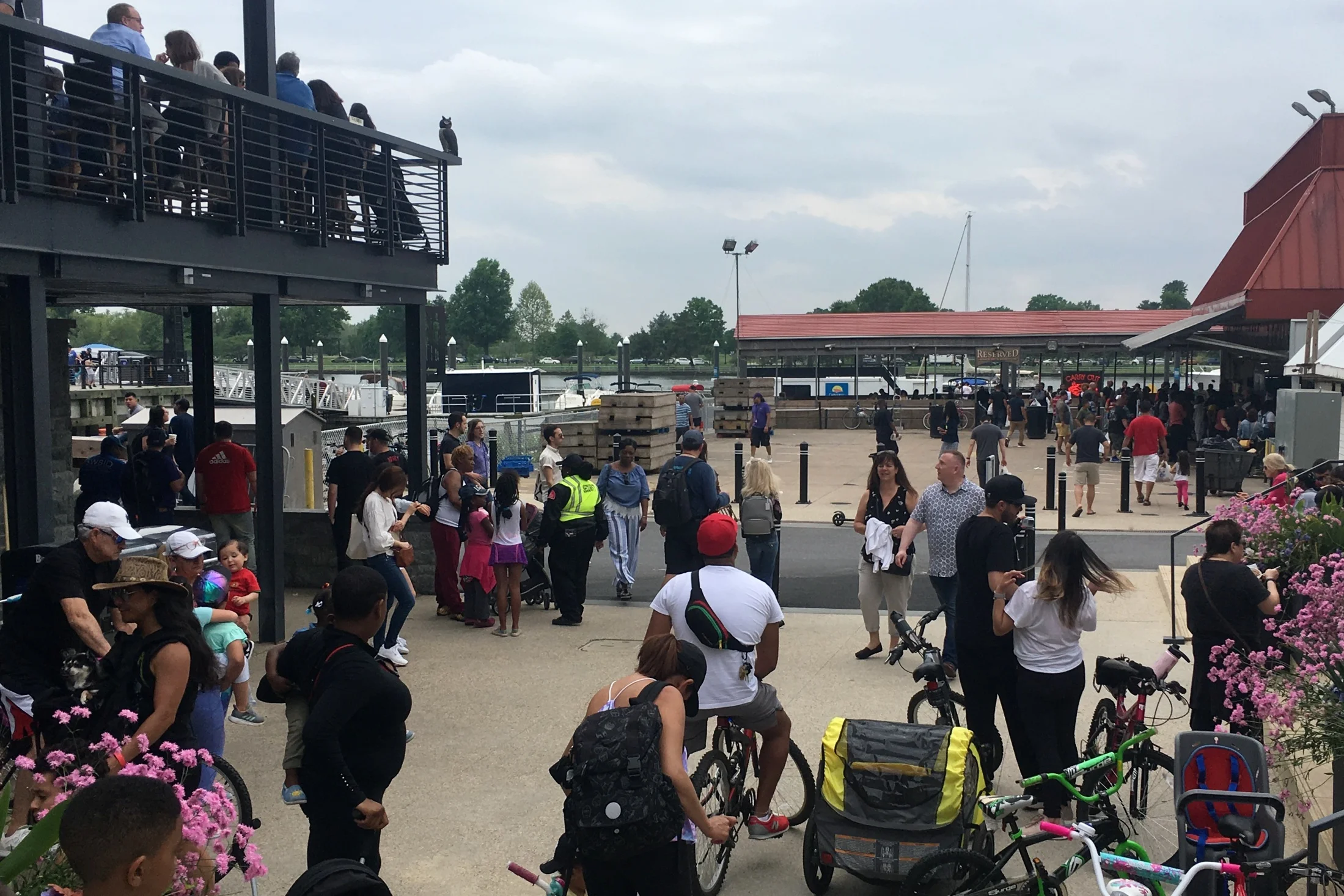 Wharf+crowd.jpg