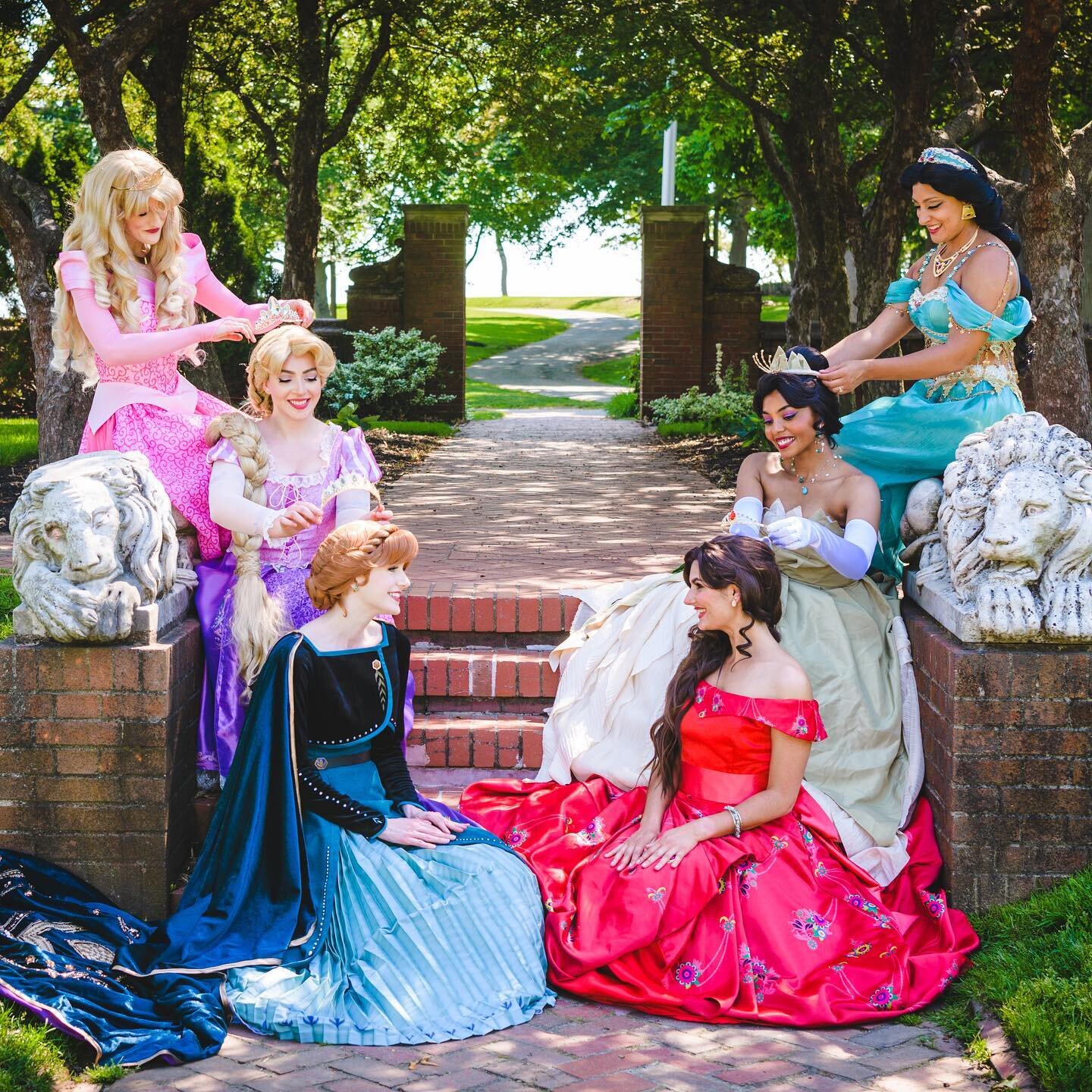 Real Queens fix each other's crowns! 
✨👑✨
Our princesses love to attend parties together! Book any combination of characters that your heart desires at www.sparkadreamprincessparties.com! 
.
.
📸: @jennplantography 
.
.
.
.
.
.
.
.
.
.
.
.
.
.

#Dan