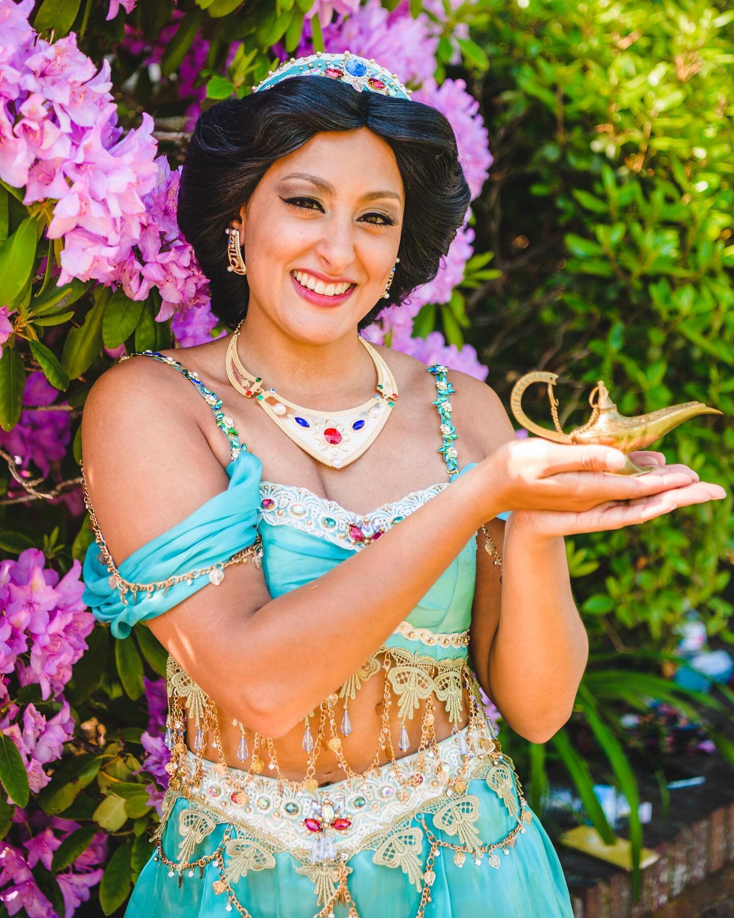 Our Desert Sultana loves the heat wave! It reminds her of home! ✨🧞&zwj;♂️✨
Invite her to grant your wish at your next party or event! Www.sparkadreamprincessparties.com 
.
📸: @jennplantography
.
.
.
.
.
.
.
.
.
.
.
.
.
.
.
.
.
.
.
.
#DanversMa #Sal