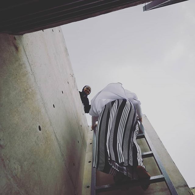 Scaling new heights for the perfect shot

Check out the link in our bio for the photographs! .
.
.
.
.
.
.
.
.
.
.
.
.
.
.
.
. .
. . .
.
.
.
.
.
.
.
.
.
.
.
.
.
.
.
.
.
.
.
.
#Mariamah #hijabi #modestwear  #modestdresses #modestfashion #modestclothin