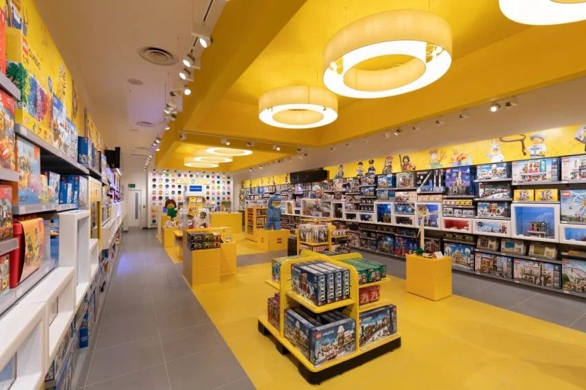 LEGO_BrandStore_02.jpg