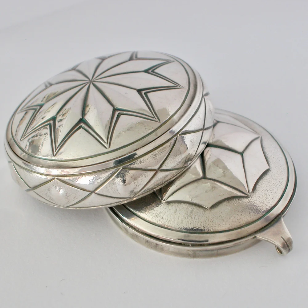 Shiny Box (Sterling Silver) — Stanhope and Spencer Gallery