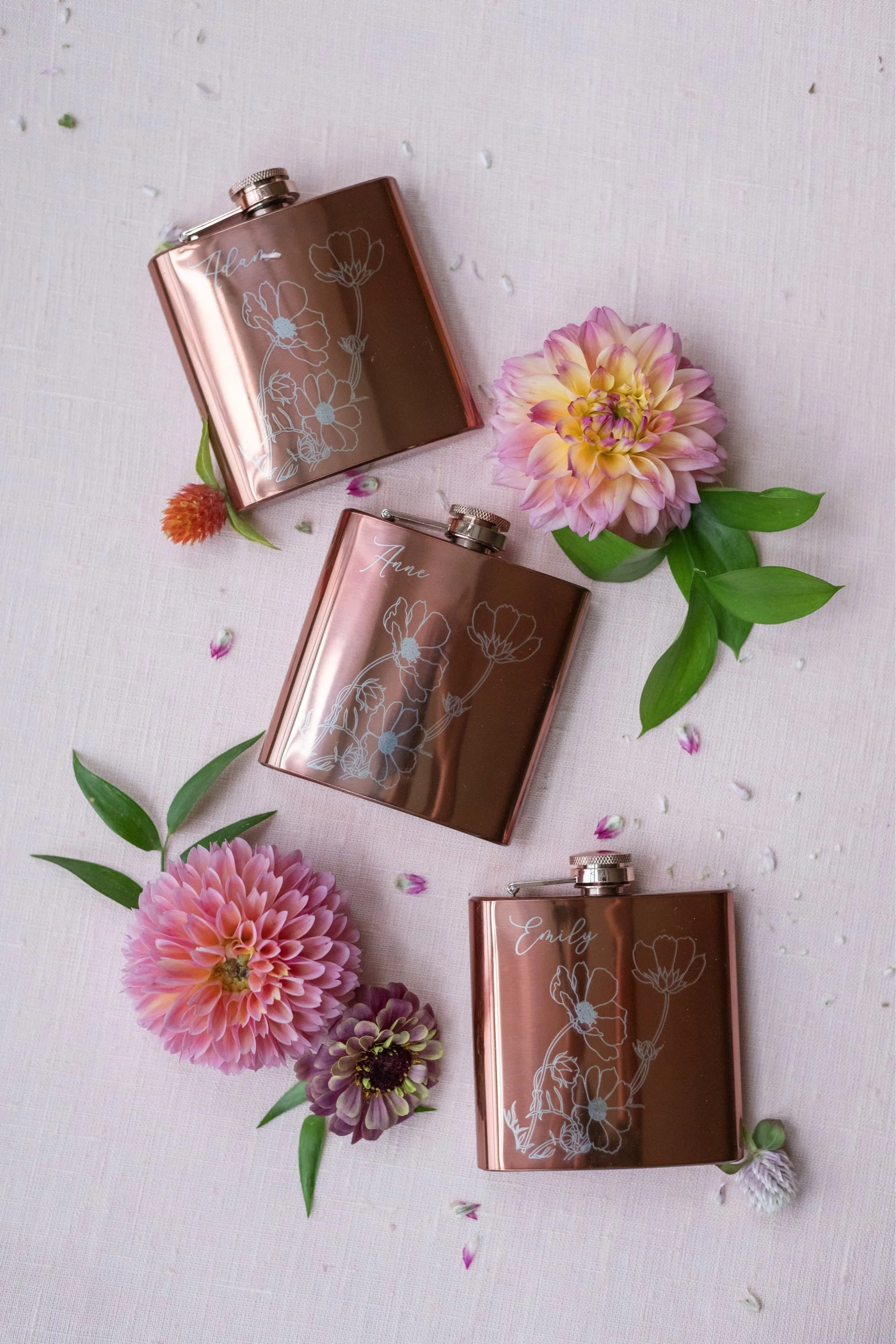 charlottesville-bridesmaid-gift-flasks-dahlias