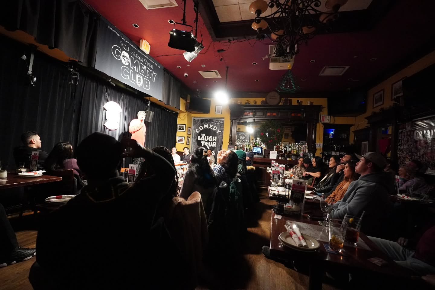 What a Thanksgiving weekend. 🧡

Families, new couples, longtime pairs, first dates&mdash;and one random howling-at-the-moon guy. 😂

So grateful for this little club and everyone who chose to spend part of their holiday laughing with us. 🙏✨