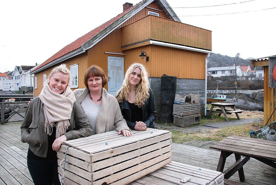  Beate Jacobsen, eier av Rekefabrikken med sine døtre Jenny og Nora. Rekefabrikken har vært i familiens eie siden Beate's bestefar Ragnvald Jacobsen bygde den på tredvetallet. foto ©: ØP 