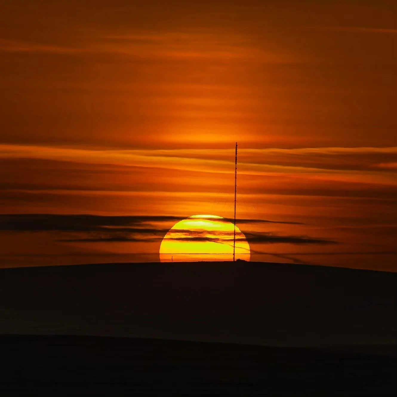One for all you sunset lovers out there.  Sunset on Dartmoor.
.
.
.
.
.
#sunset #skylovers #sunsetlovers #dartmoor #dartmoornationalpark #dartmoorsunset #landscapelovers