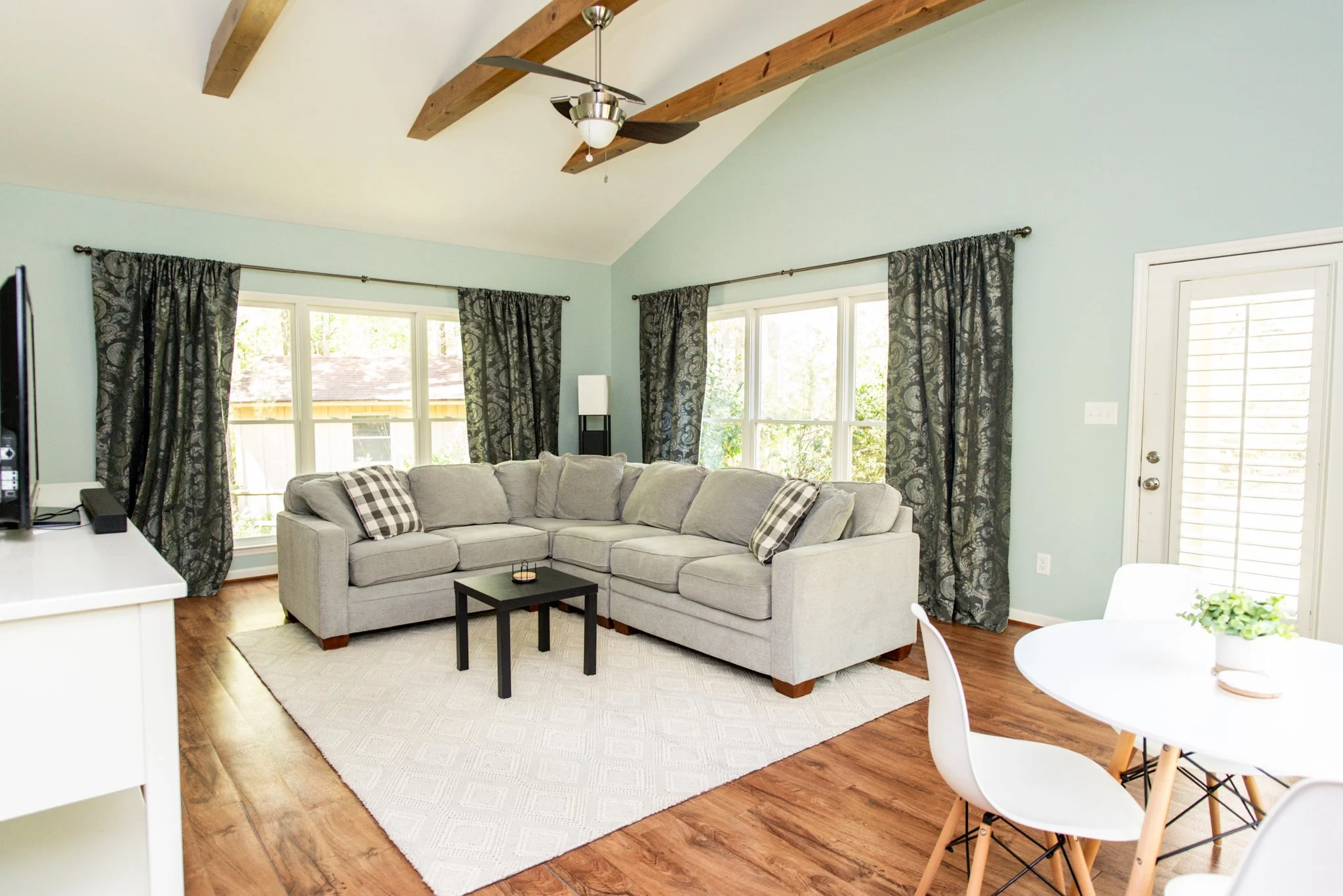 Cottage Interior-10.jpg