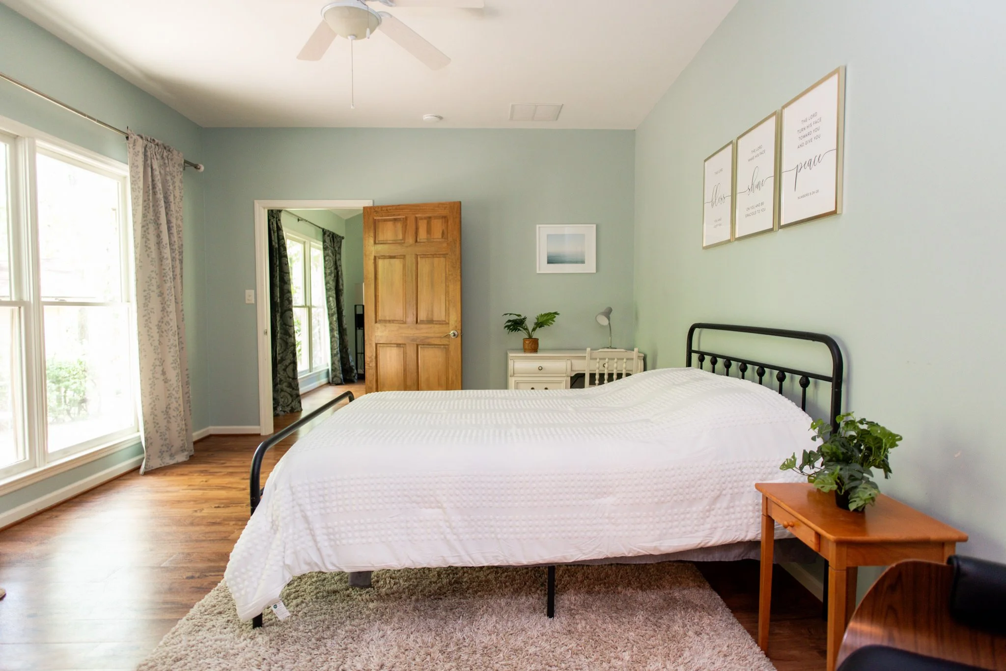 Cottage Interior-2.jpg