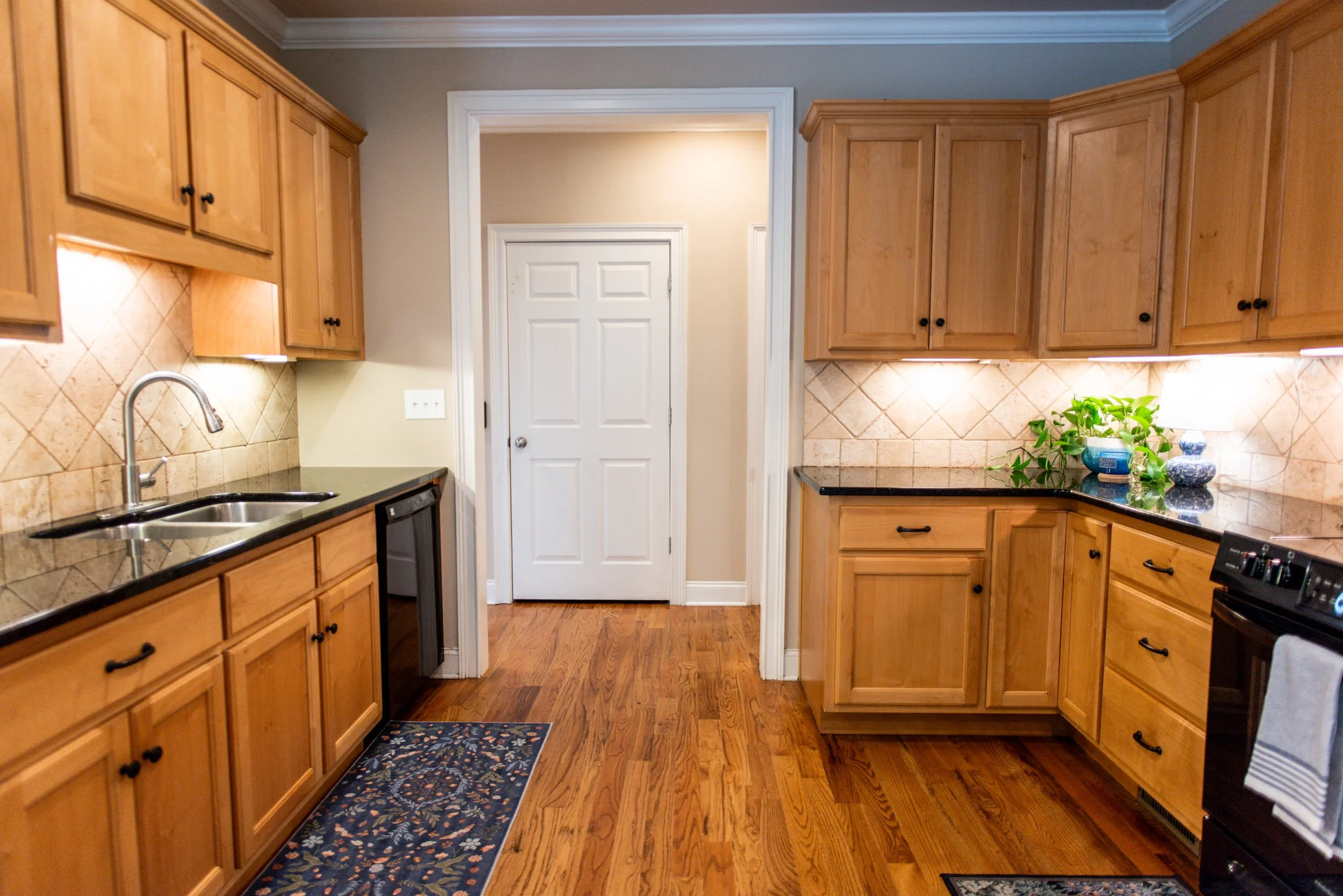 Kitchen-10.jpg