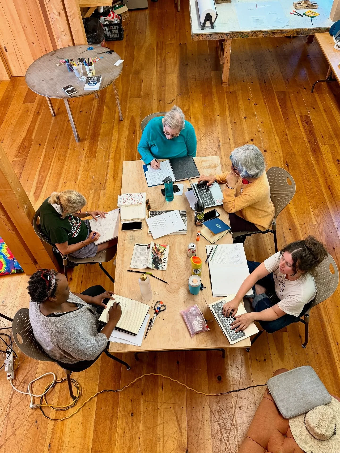 Session 6 is our shortest of the summer season with just one week of studio time! 😮&zwj;💨

95 participants, studio assistants, and faculty invigorated our studios by: water etching; paper drafting experimental weavings; exploring glass as an amorph