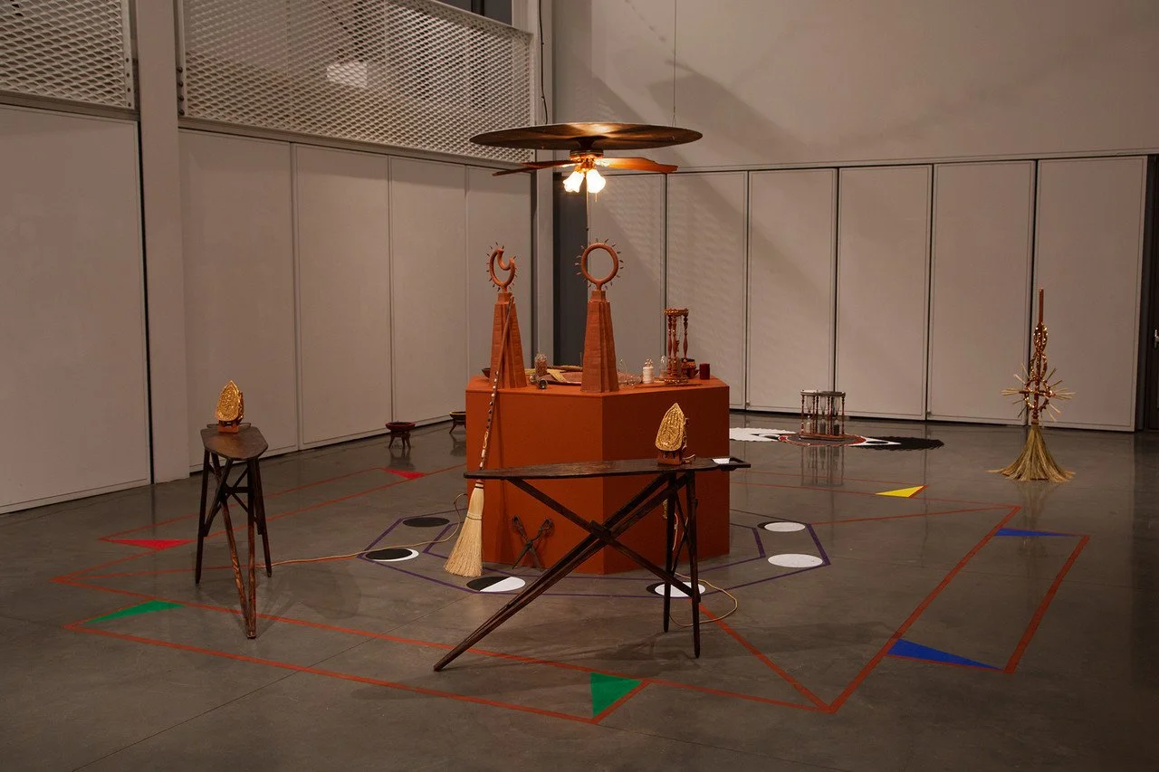   Entre La Luna Y El Sol  (Installation), Alvaro Villa. 