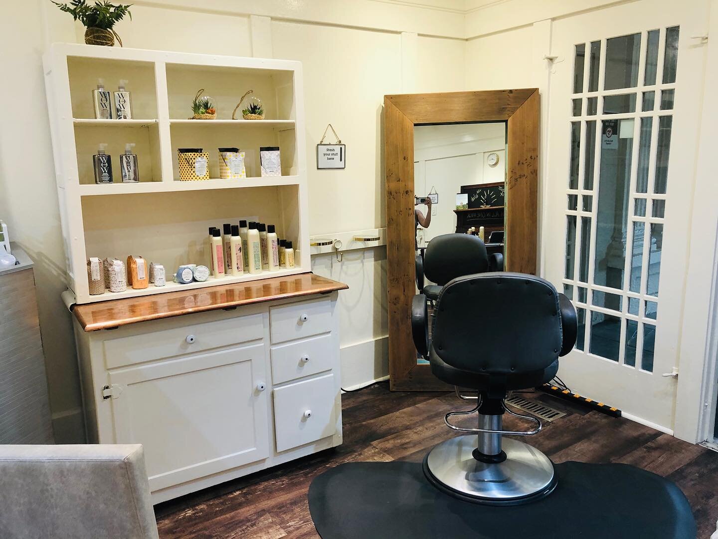 CHAIR RENTAL AVAILABLE!  If you are looking for a calm, clean, drama free, collaborative environment then look no more. Your clients will feel comfortable and at ease here. Thairpy is a Davines salon but you can come with whatever color line you pref
