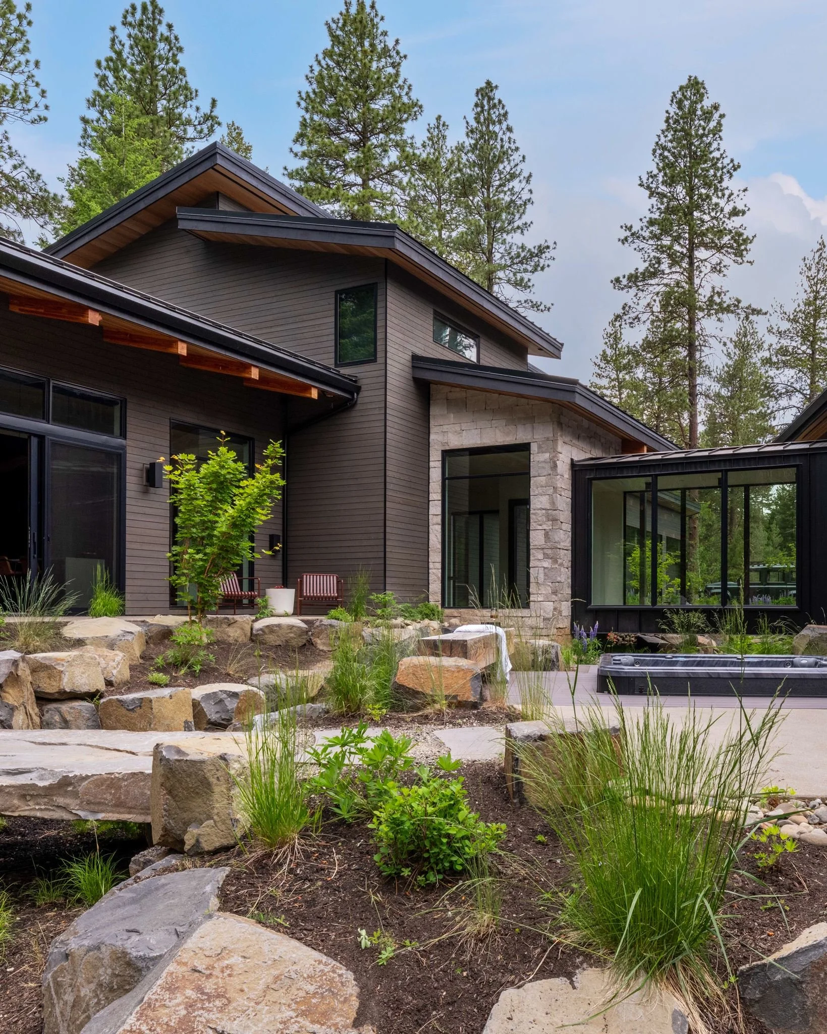 Lents_KaraMercer700-1.jpg