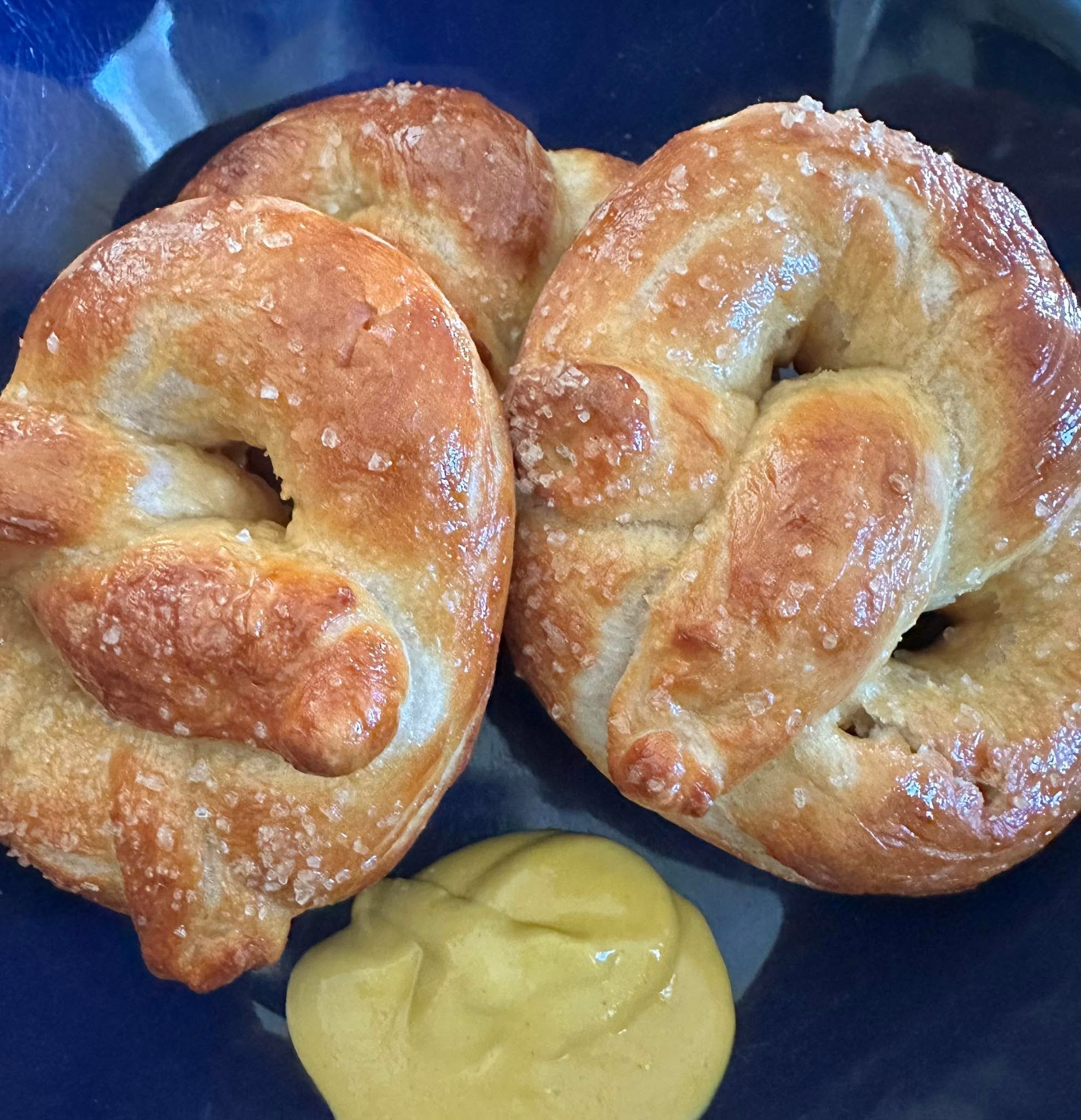 Sweatda Wedda and Vikings! 
Game day pretzels 🥨