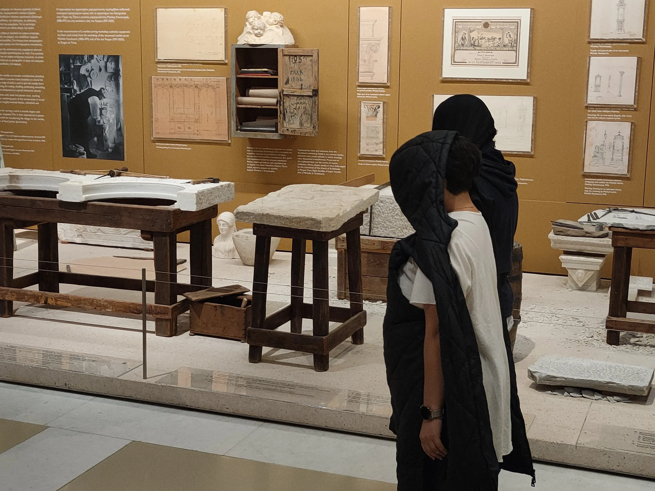   Viewpoints technique-based workshop    Museum of Marble Crafts    Piraeus Bank Group Cultural Foundation (PIOP)    Pyrgos, Tinos, Greece, November 2024    Εργαστήριο βασισμένο στη θεατρική τεχνική Viewpoints    Μουσείο Μαρμαροτεχνίας ΠΙΟΠ    Πύργος